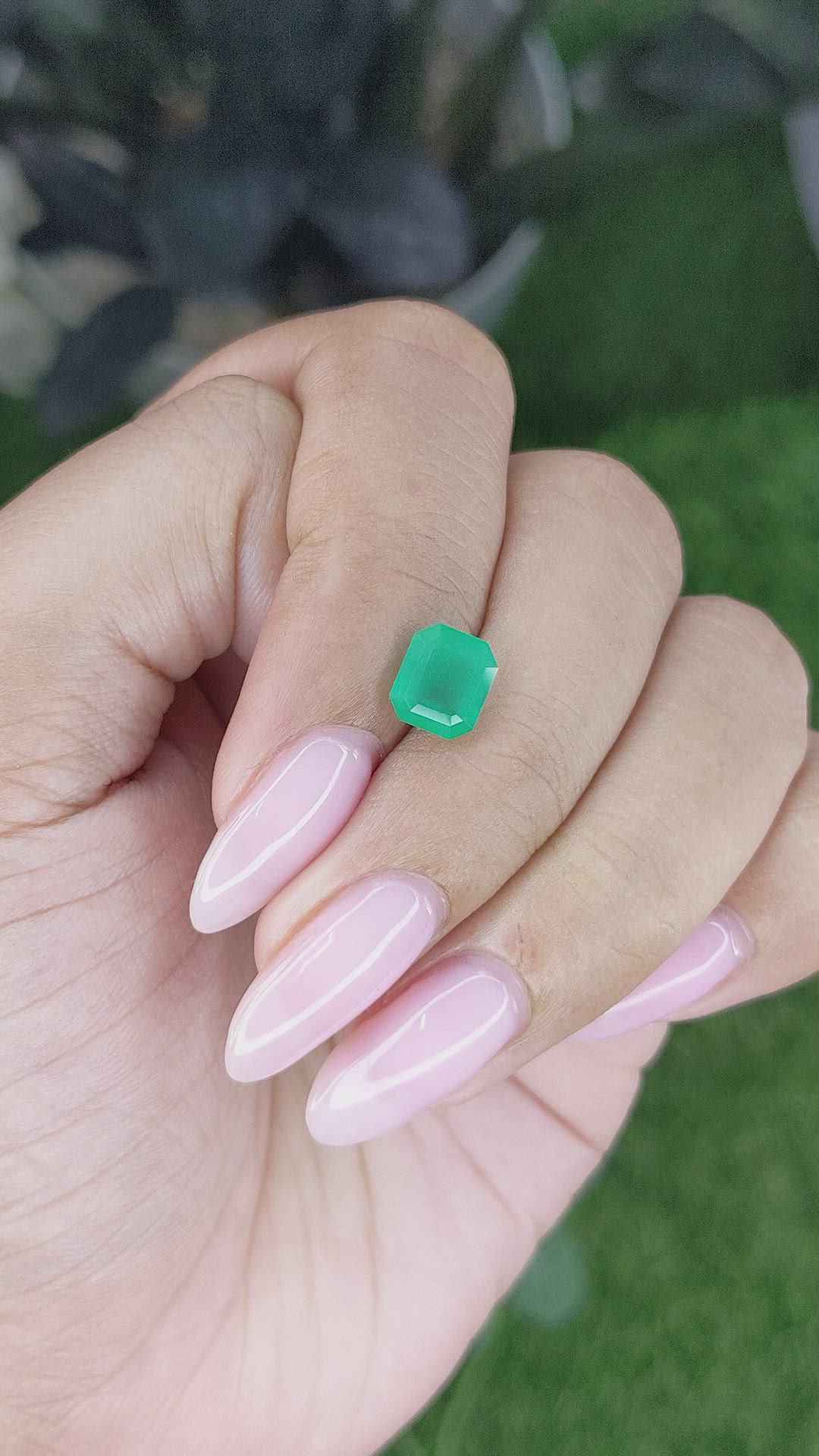 1.53 Ct. Emerald from Zambia Size Video