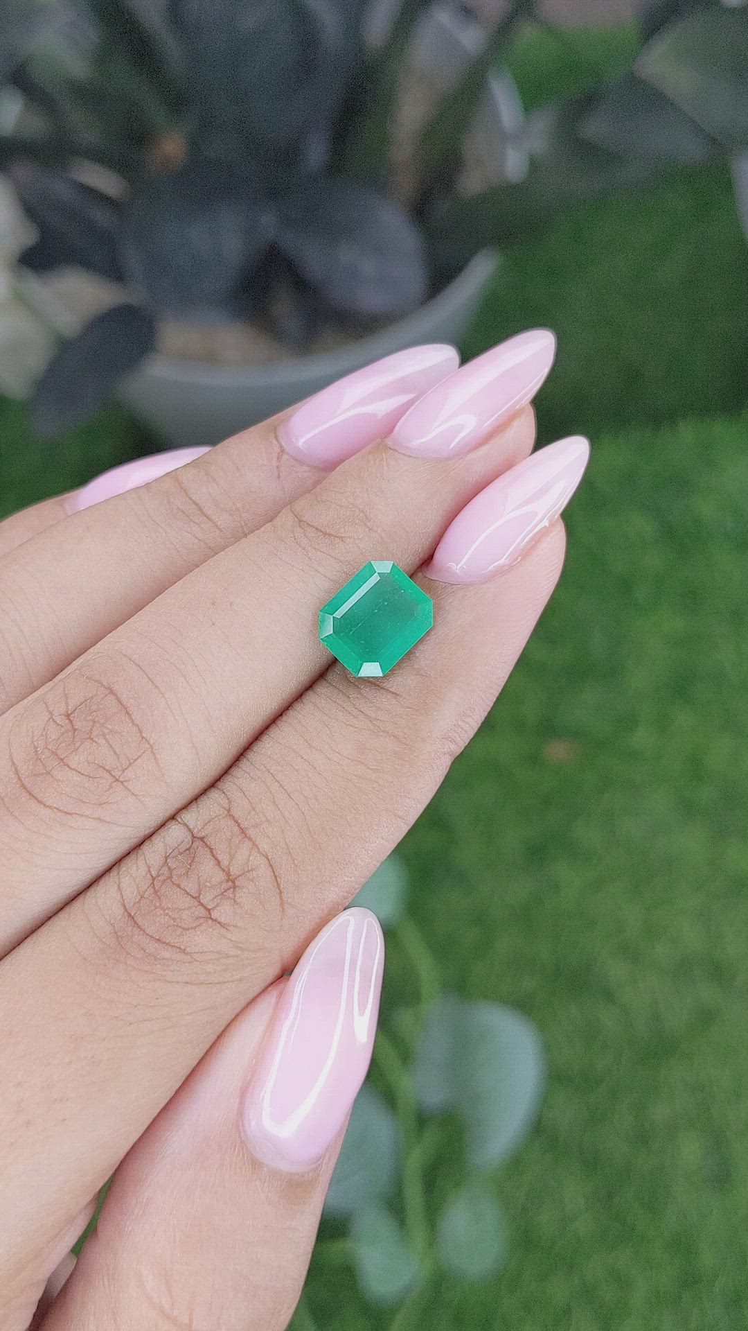 1.86 Ct. Emerald from Zambia Size Video
