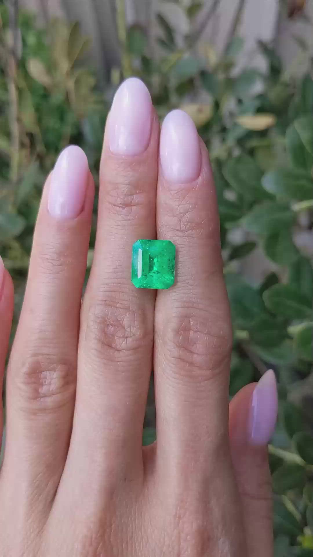 3.87 Ct. Emerald from Colombia Size Video