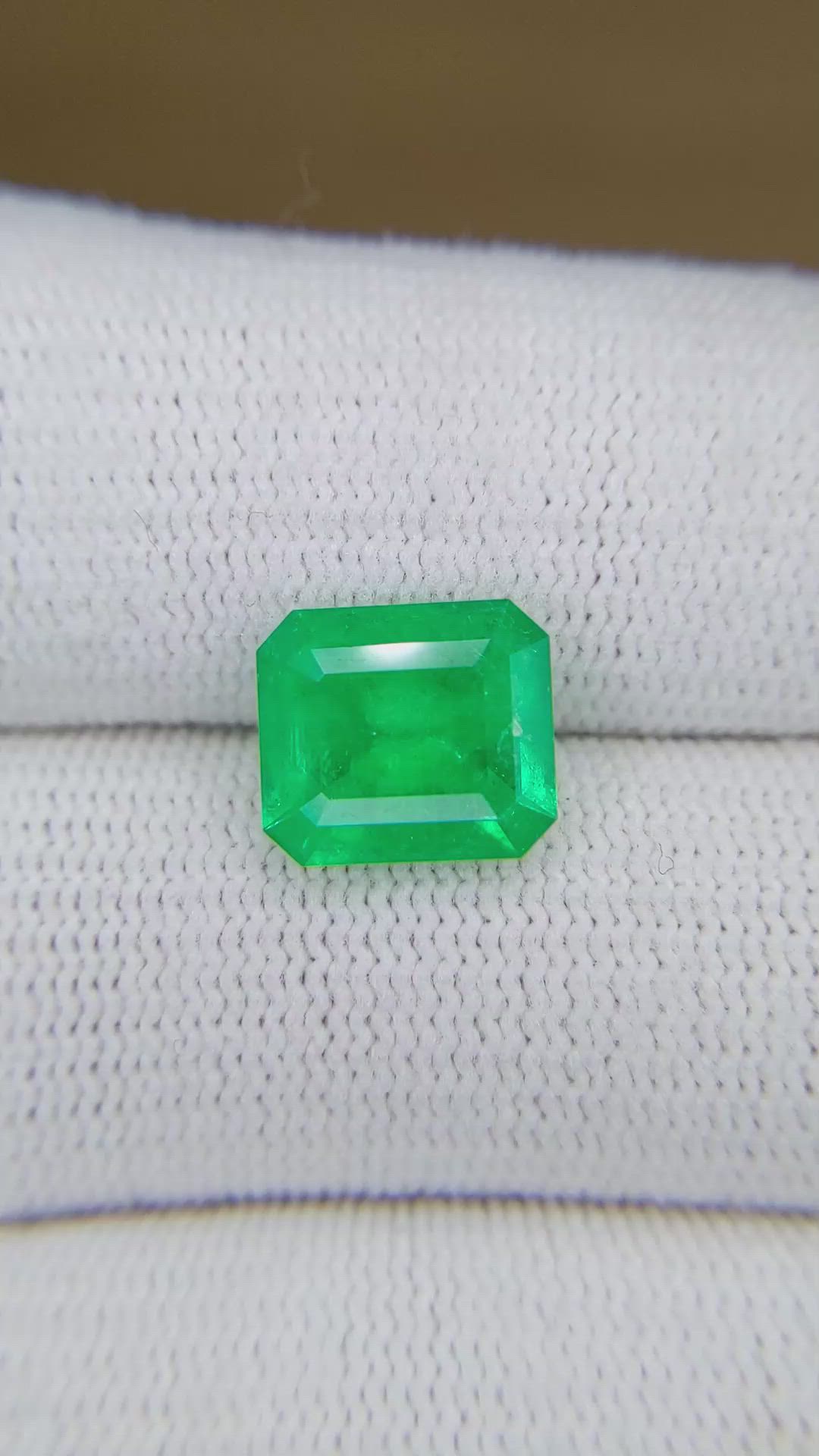 3.26 Ct. Emerald from Colombia Size Video