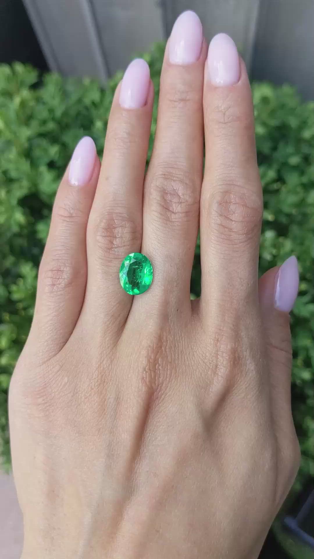 2.92 Ct. Emerald from Colombia Size Video