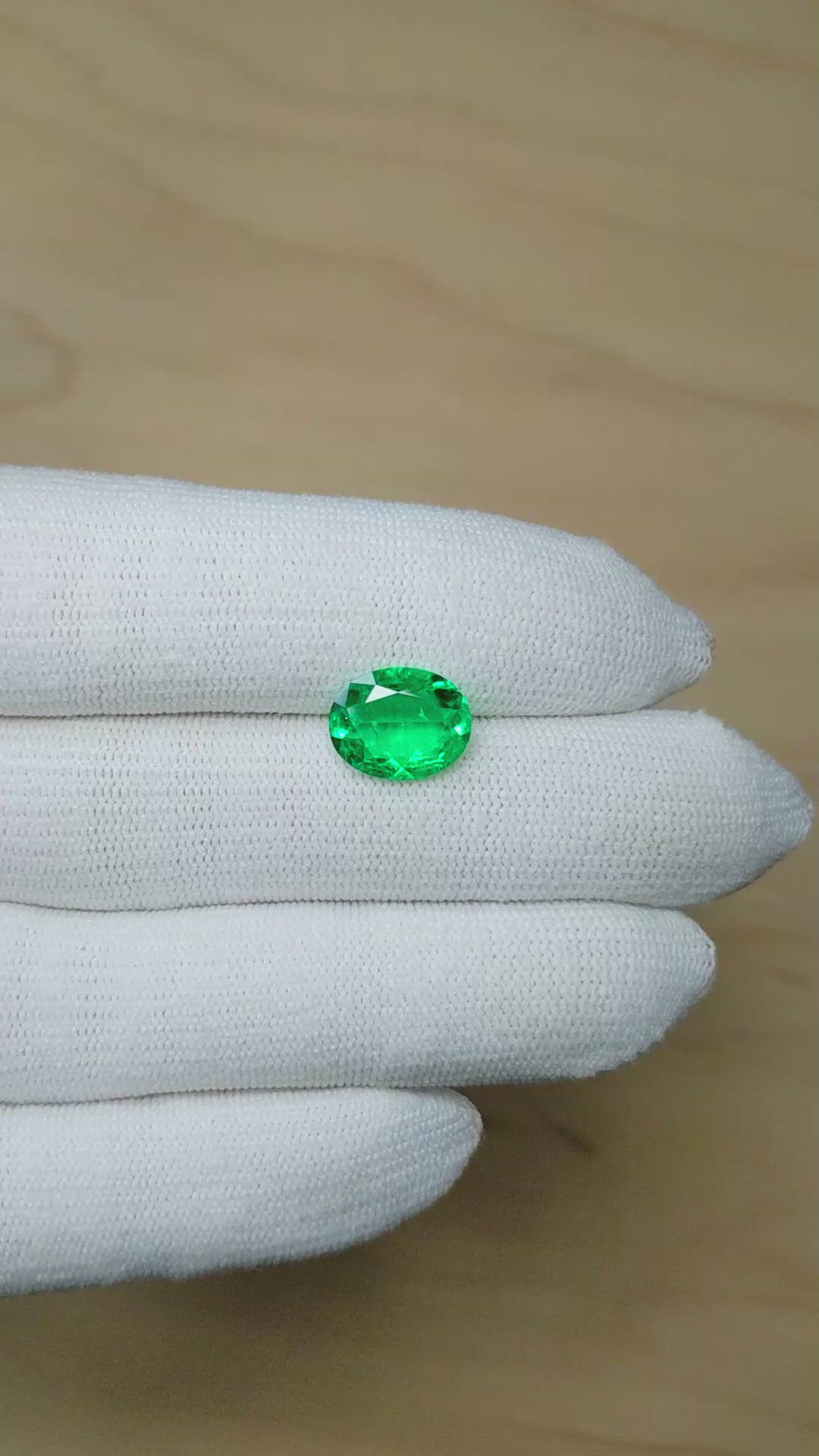 2.92 Ct. Emerald from Colombia Size Video