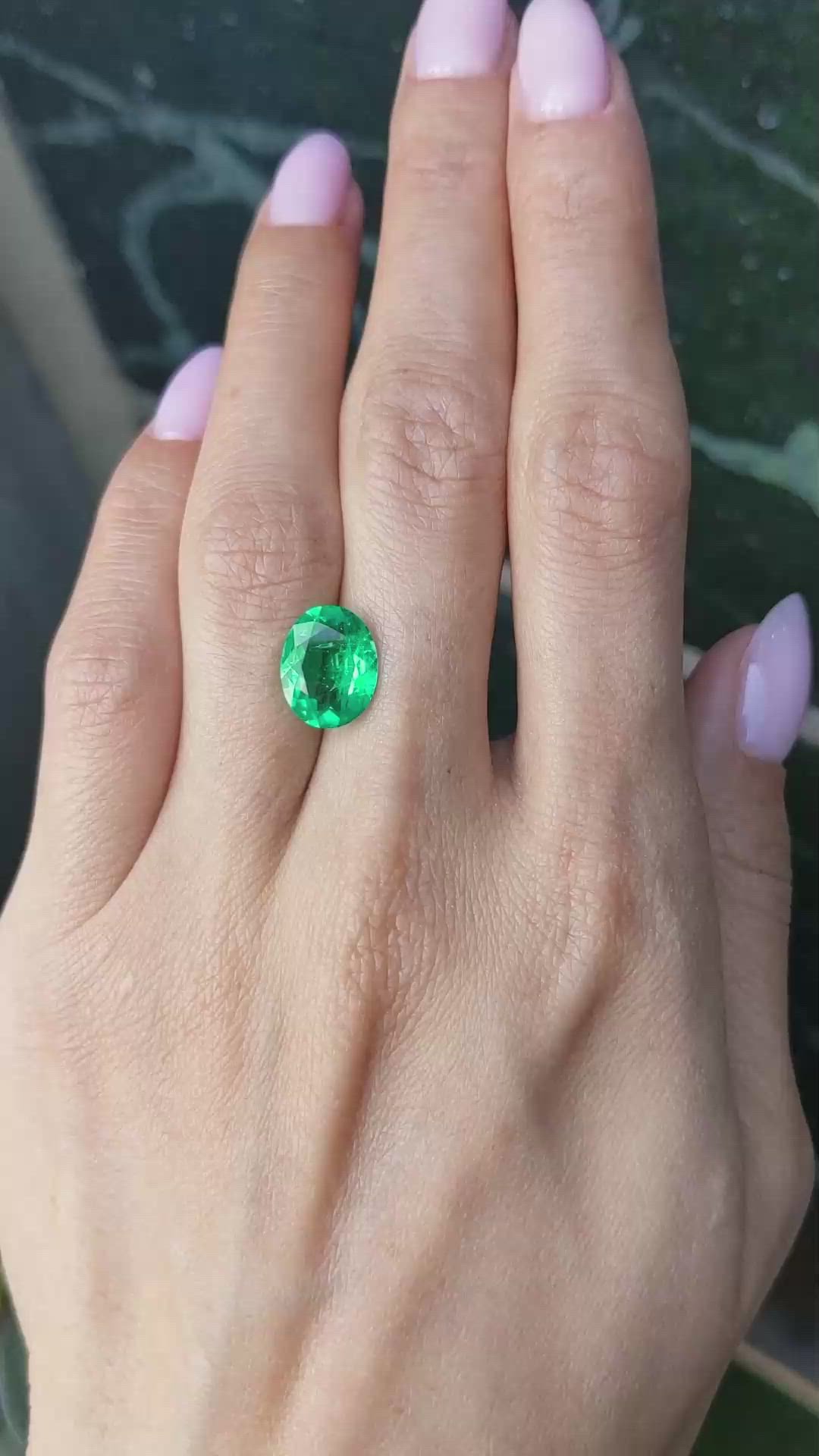 2.92 Ct. Emerald from Colombia Size Video