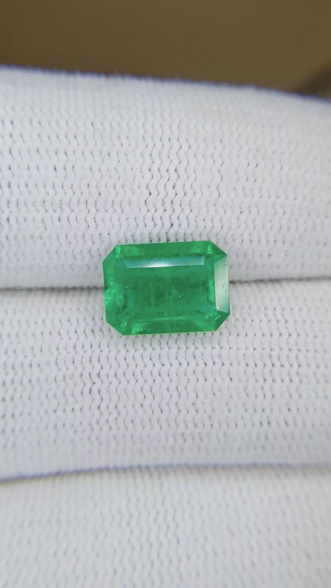 2.63 Ct. Emerald from Colombia Size Video