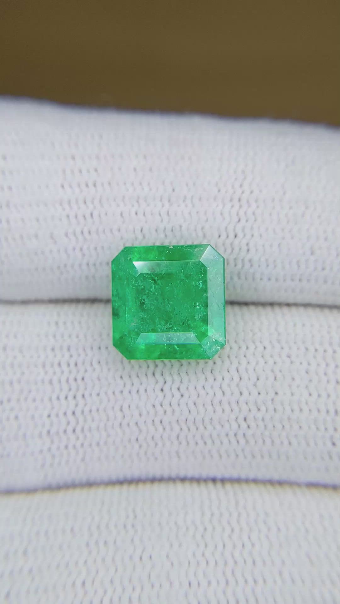 3.98 Ct. Emerald from Colombia Size Video