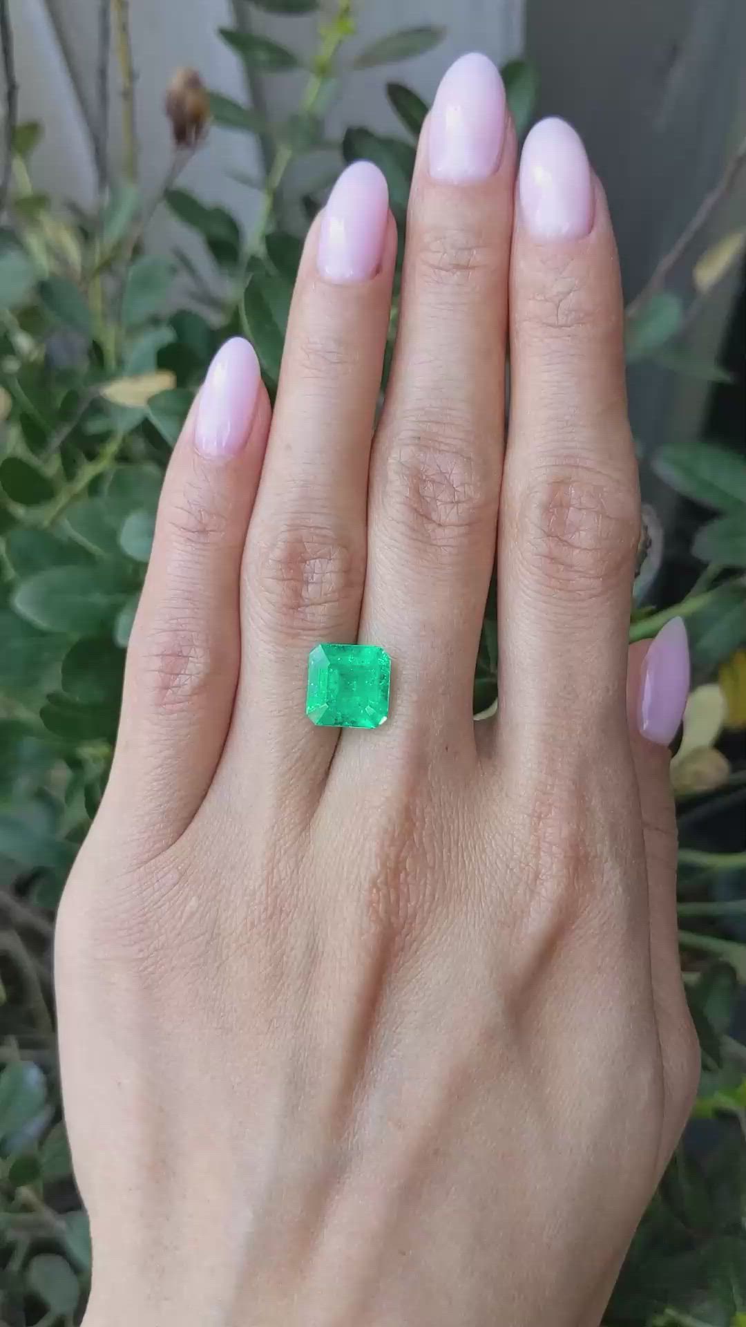 3.98 Ct. Emerald from Colombia Size Video