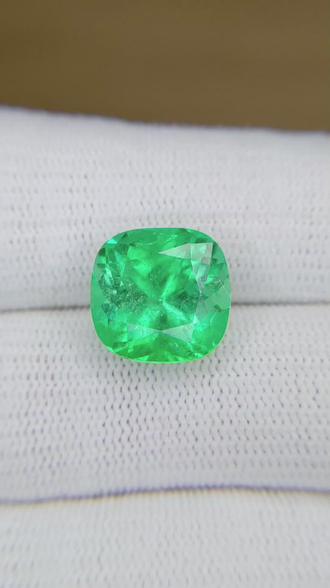 7.28 Ct. Emerald from Colombia Size Video