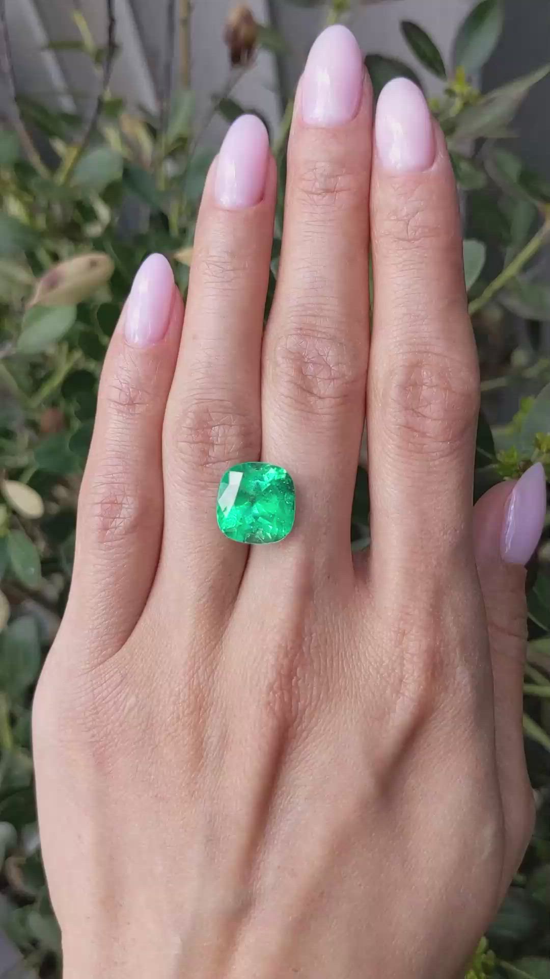 7.28 Ct. Emerald from Colombia Size Video