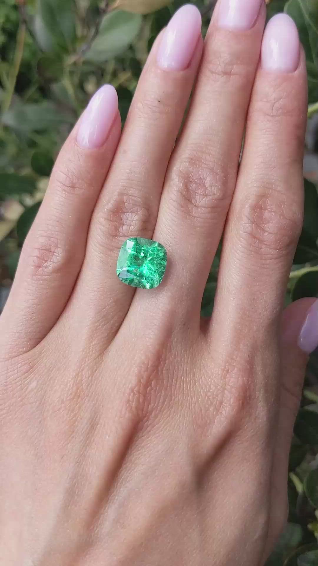 5.14 Ct. Emerald from Colombia Size Video
