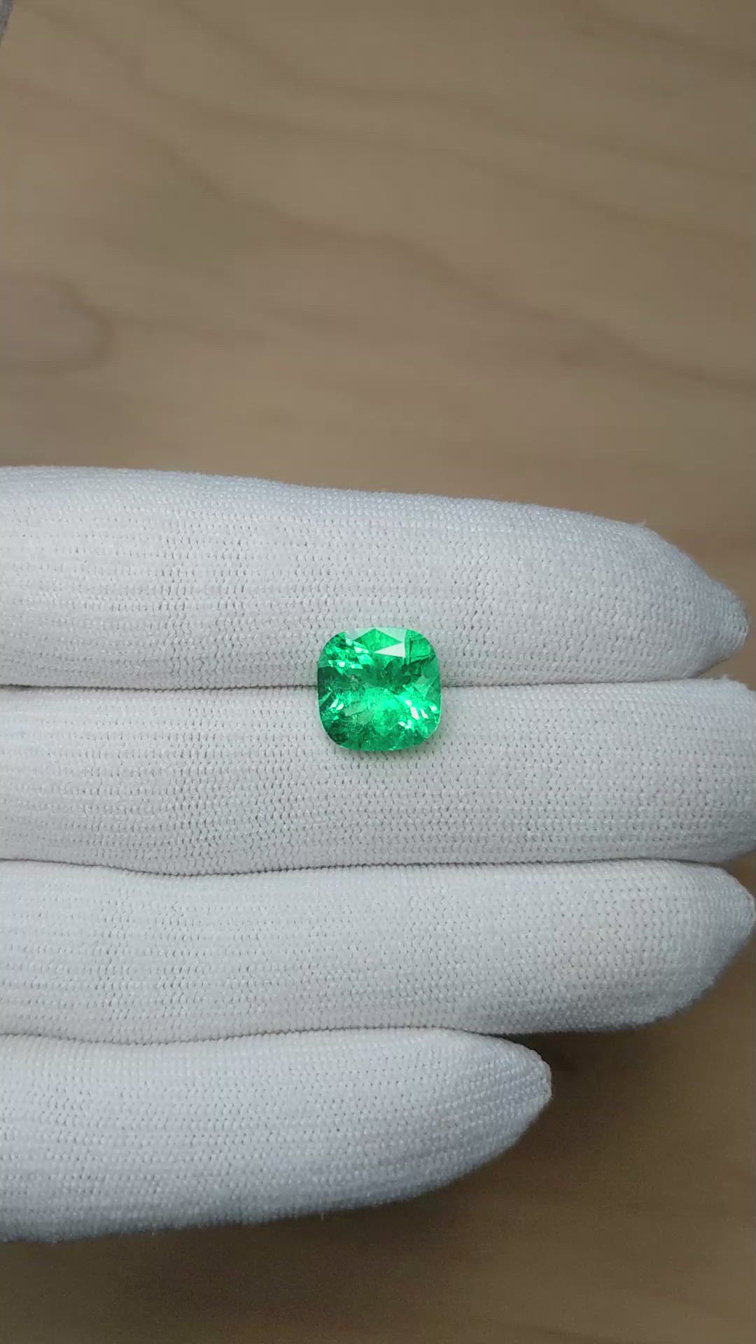 5.14 Ct. Emerald from Colombia Size Video