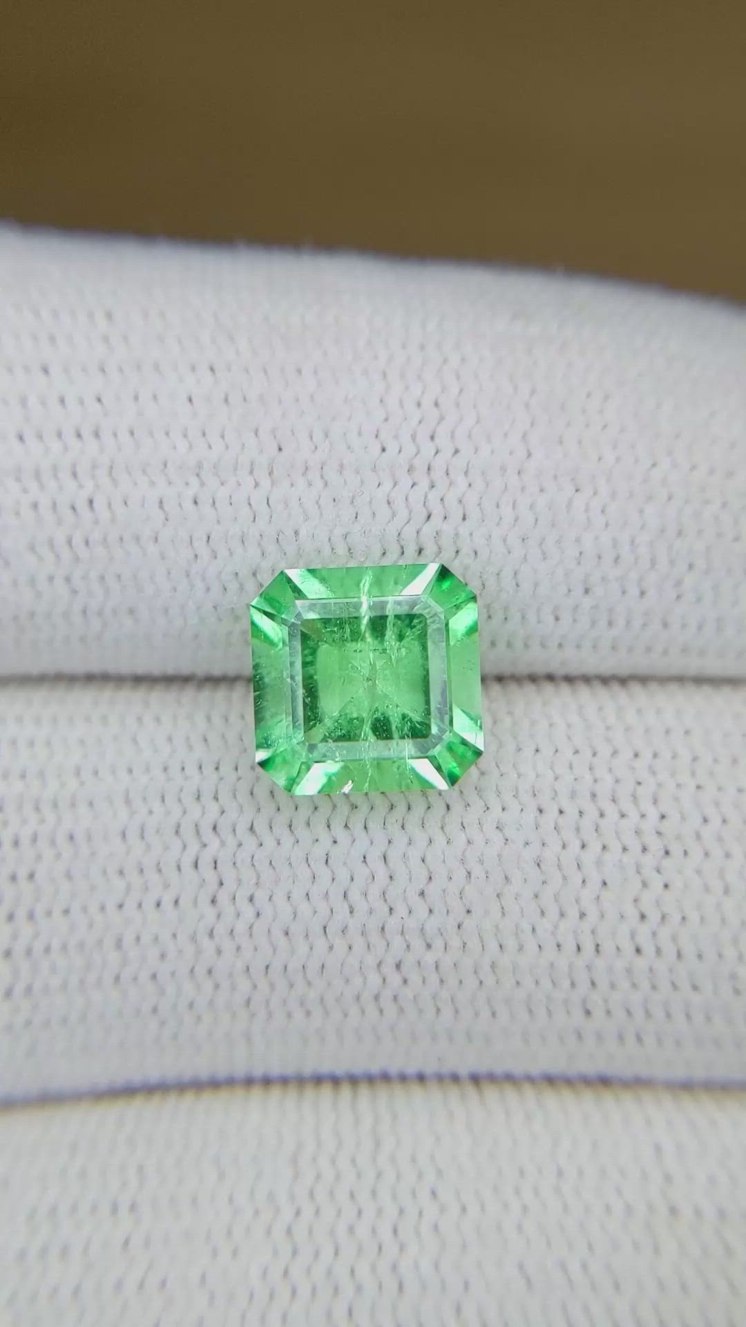 2.72 Ct. Emerald from Colombia Size Video