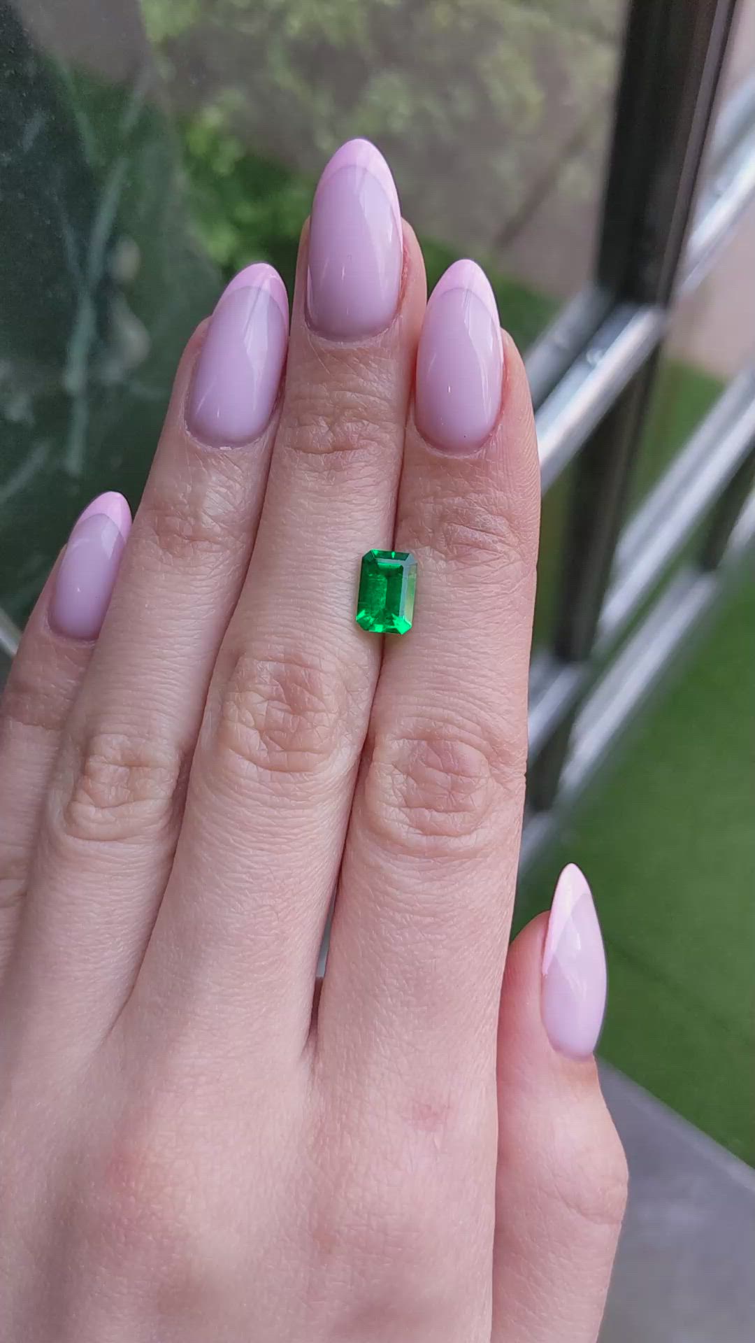 1.67 Ct. Emerald from Colombia - Muzo Size Video