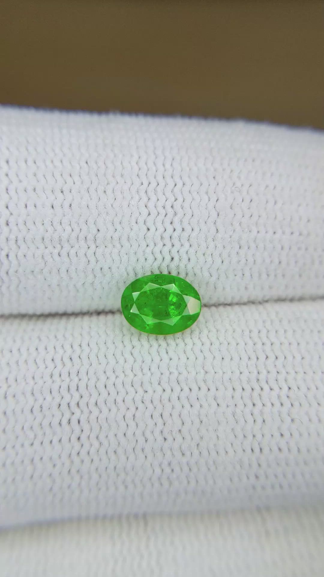 0.85 Ct. Emerald from Zambia Size Video