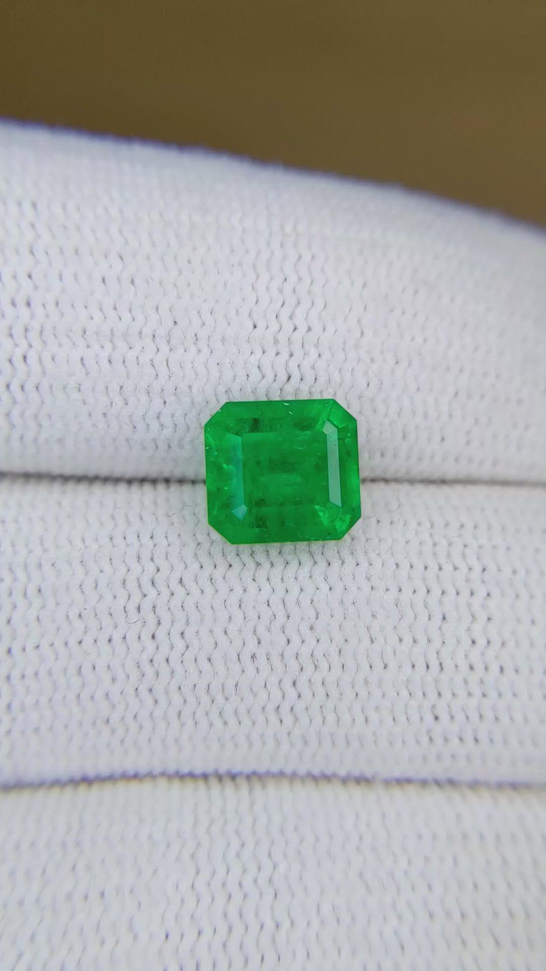 2.00 Ct. Emerald from Colombia Size Video