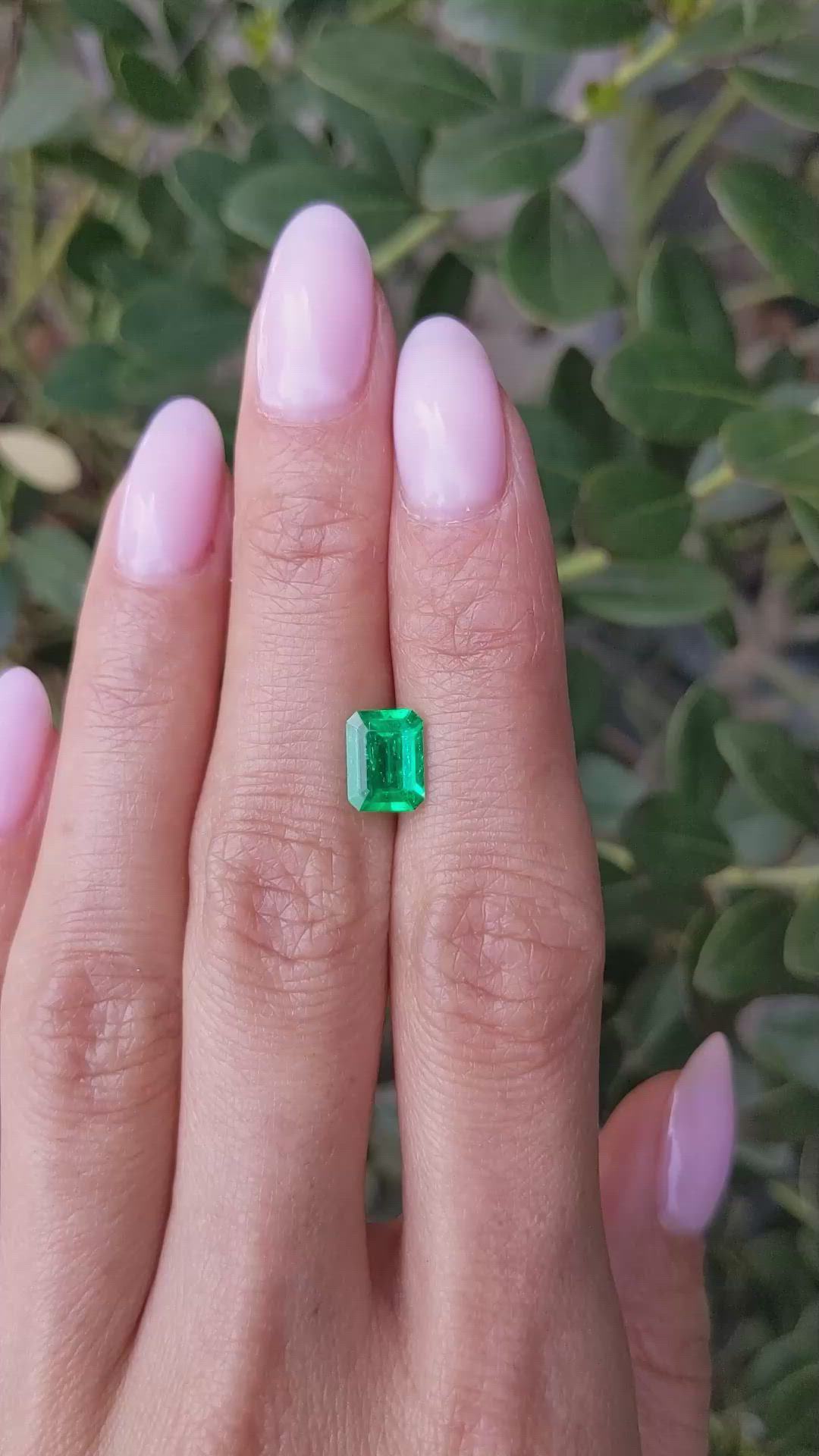 1.50 Ct. Emerald from Colombia Size Video