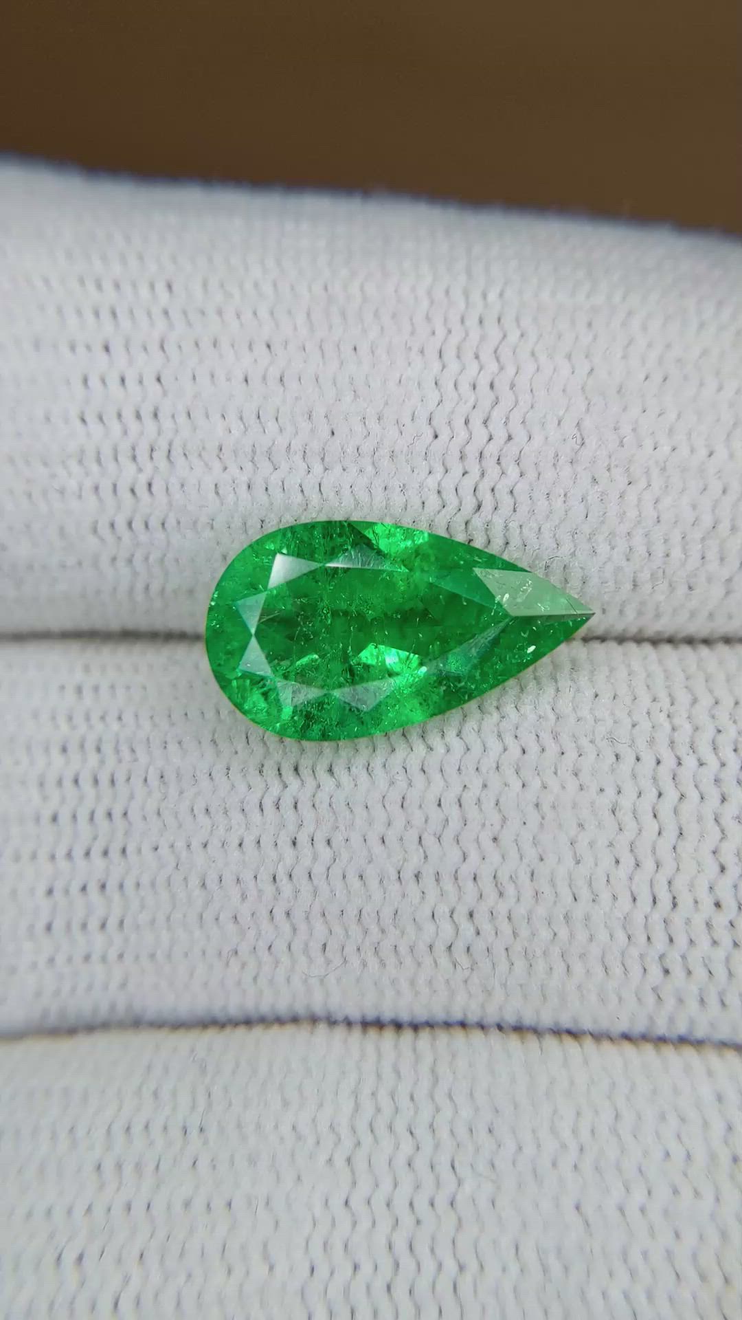 2.96 Ct. Emerald from Colombia Size Video