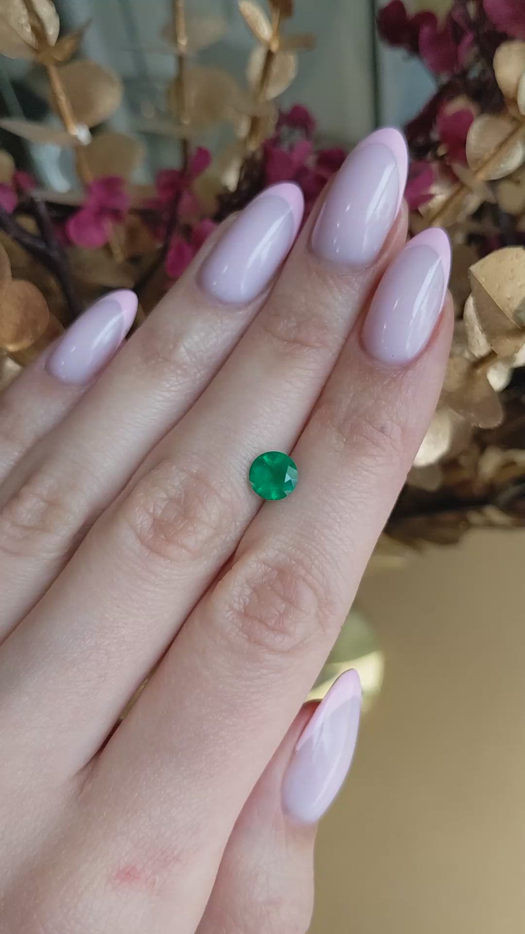 0.94 Ct. Emerald from Colombia Size Video