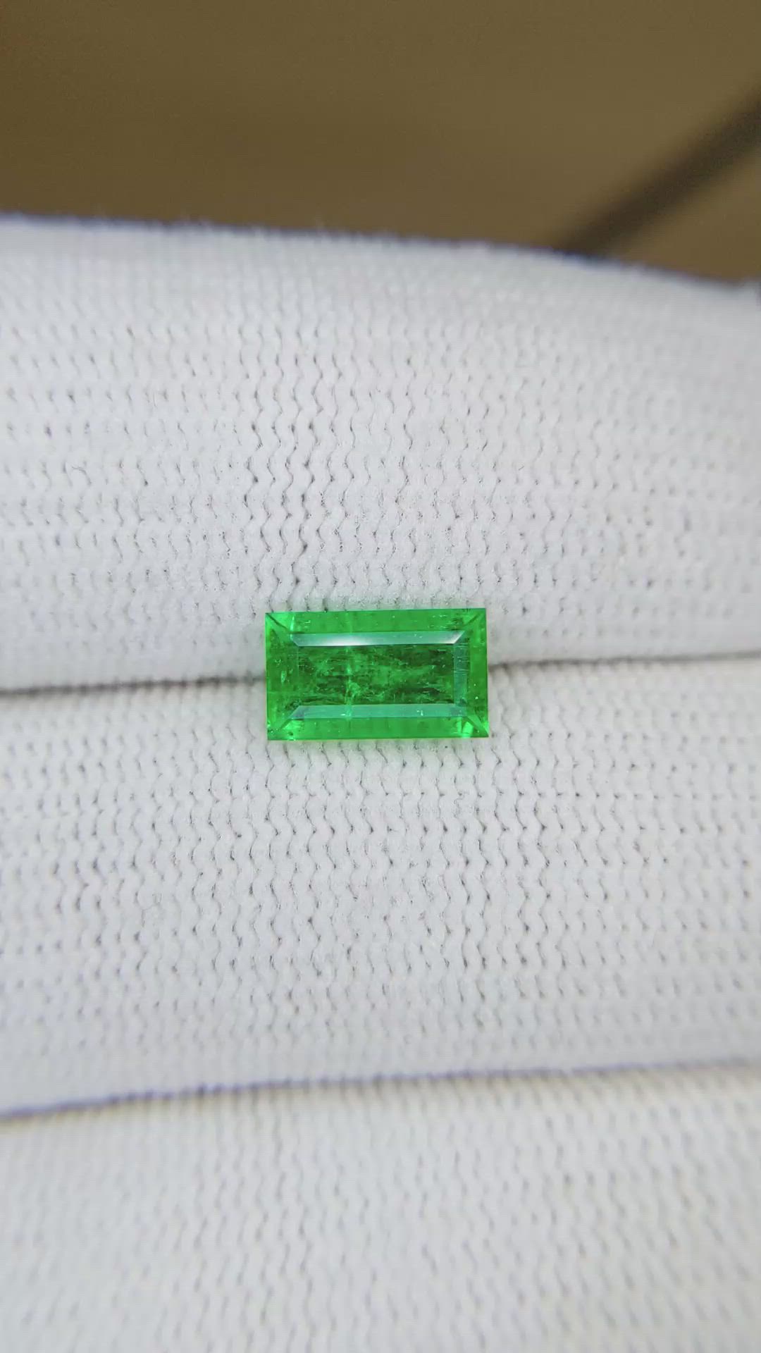 1.07 Ct. Emerald from Colombia Size Video