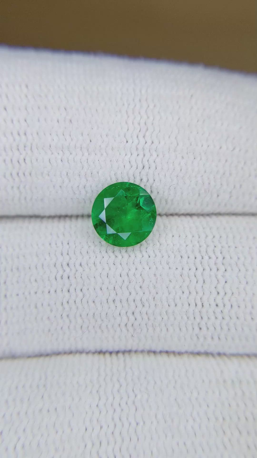 1.05 Ct. Emerald from Colombia Size Video