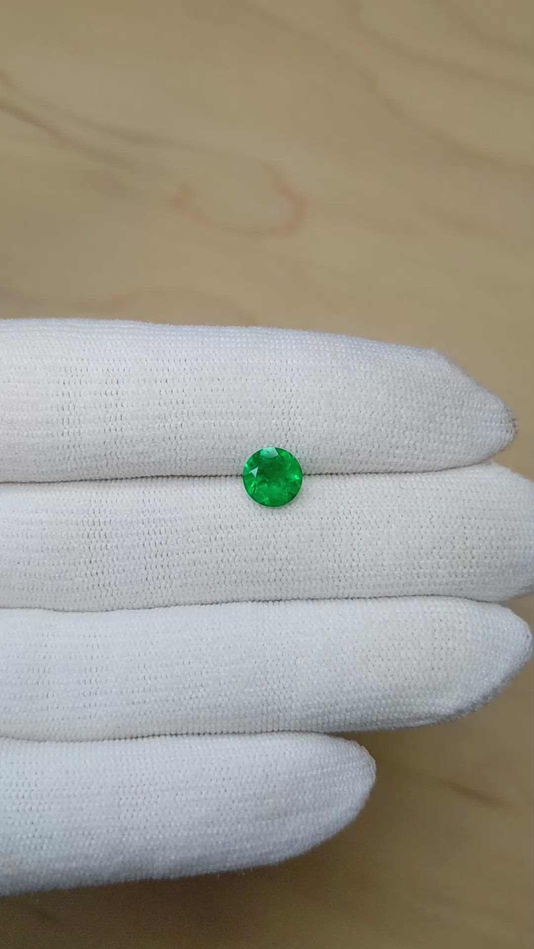 1.05 Ct. Emerald from Colombia Size Video