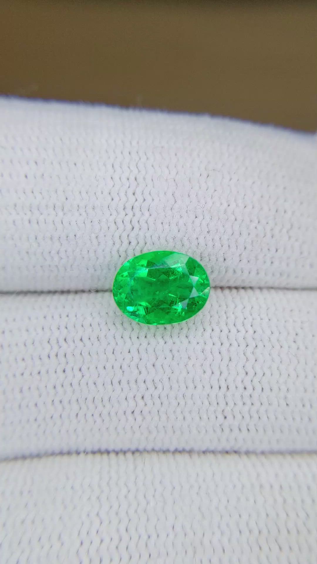 1.72 Ct. Emerald from Colombia Size Video