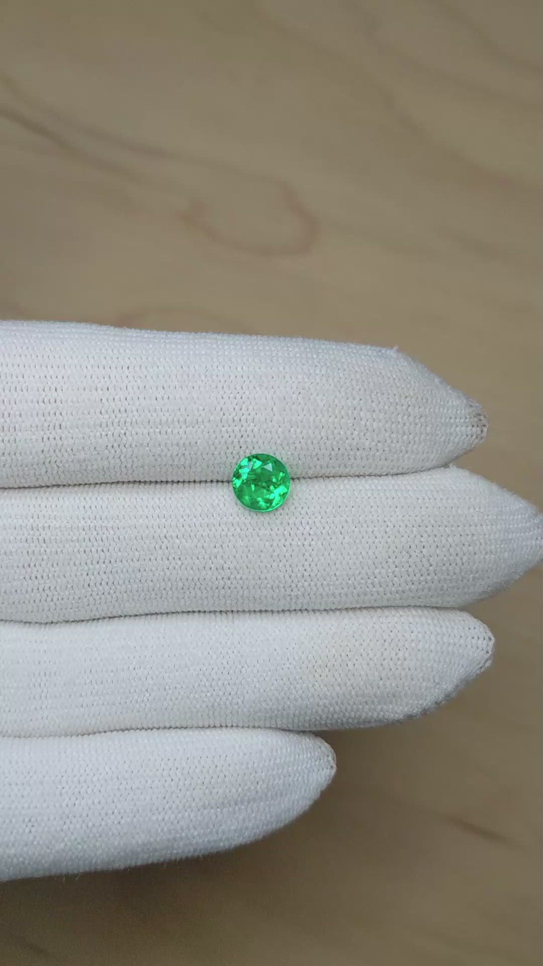 1.05 Ct. Emerald from Colombia Size Video