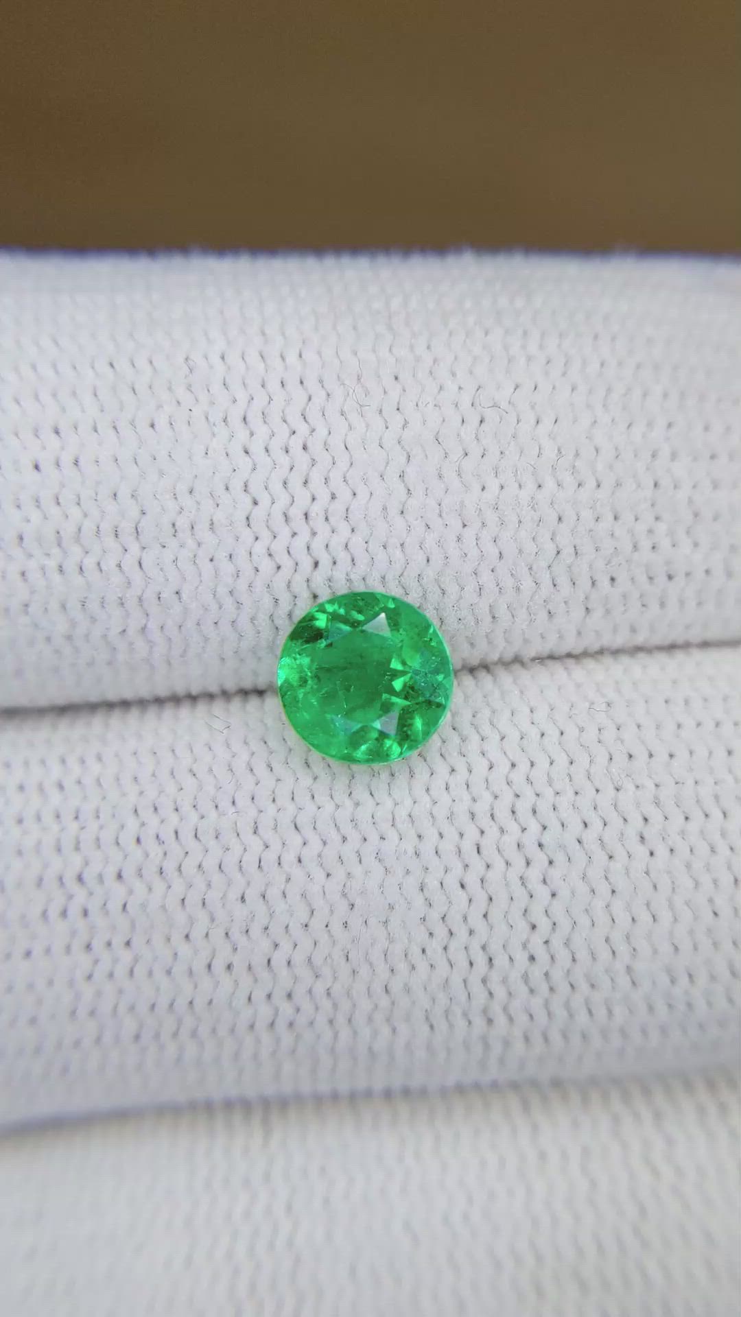 1.05 Ct. Emerald from Colombia Size Video