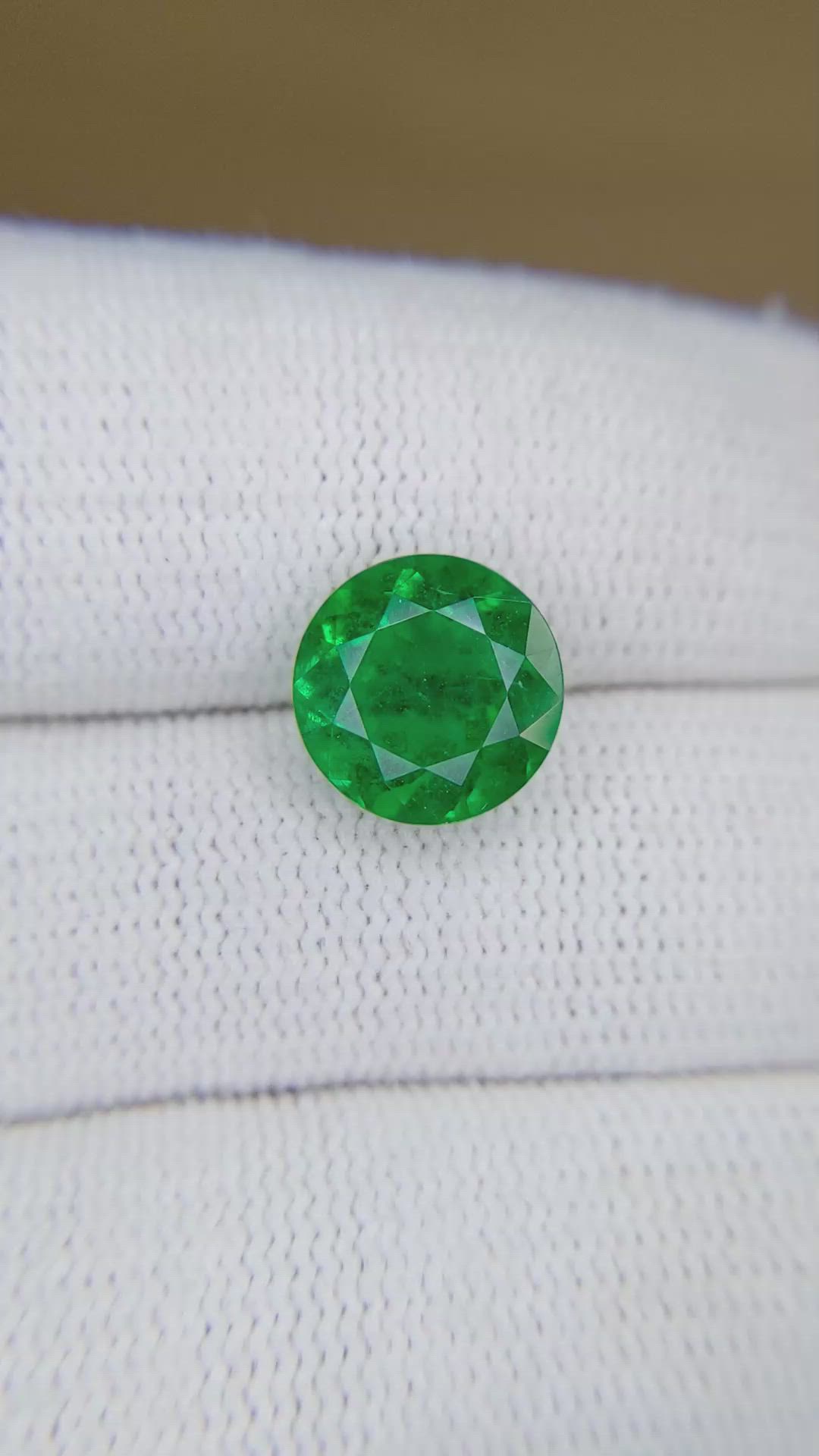 3.31 Ct. Emerald from Zambia Size Video