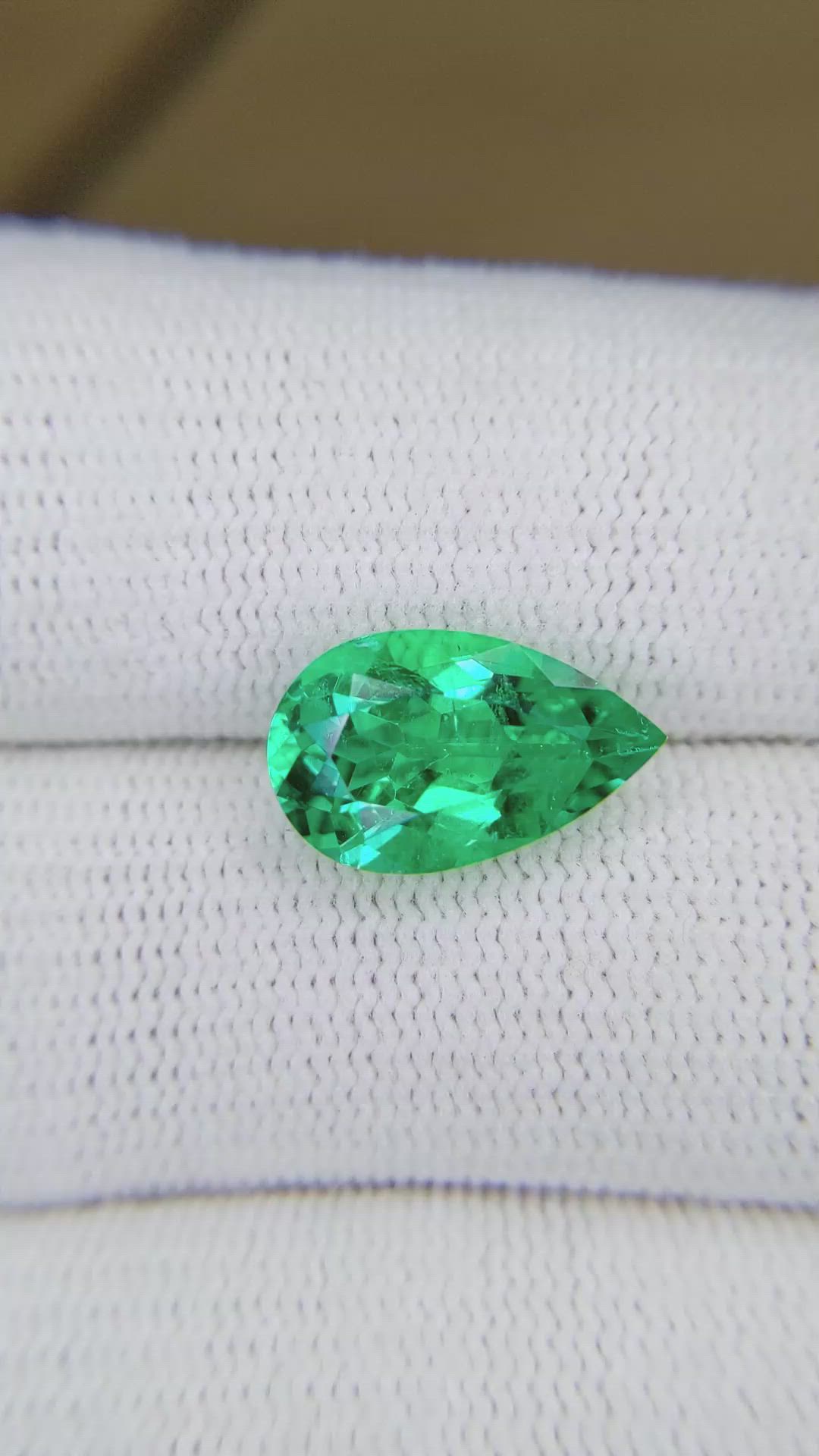 3.88 Ct. Emerald from Colombia Size Video