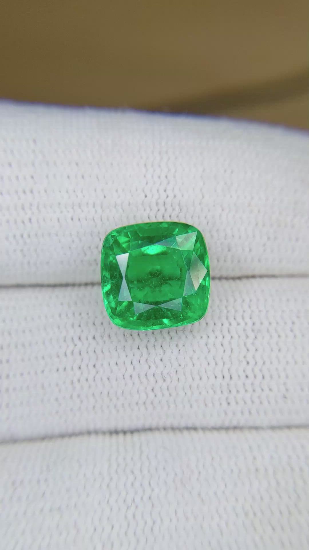 5.03 Ct. Emerald from Zambia Size Video