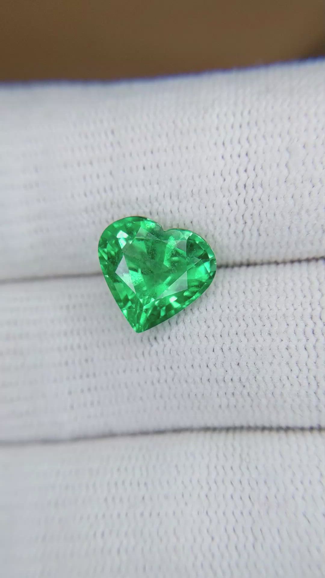 3.71 Ct. Emerald from Zambia Size Video