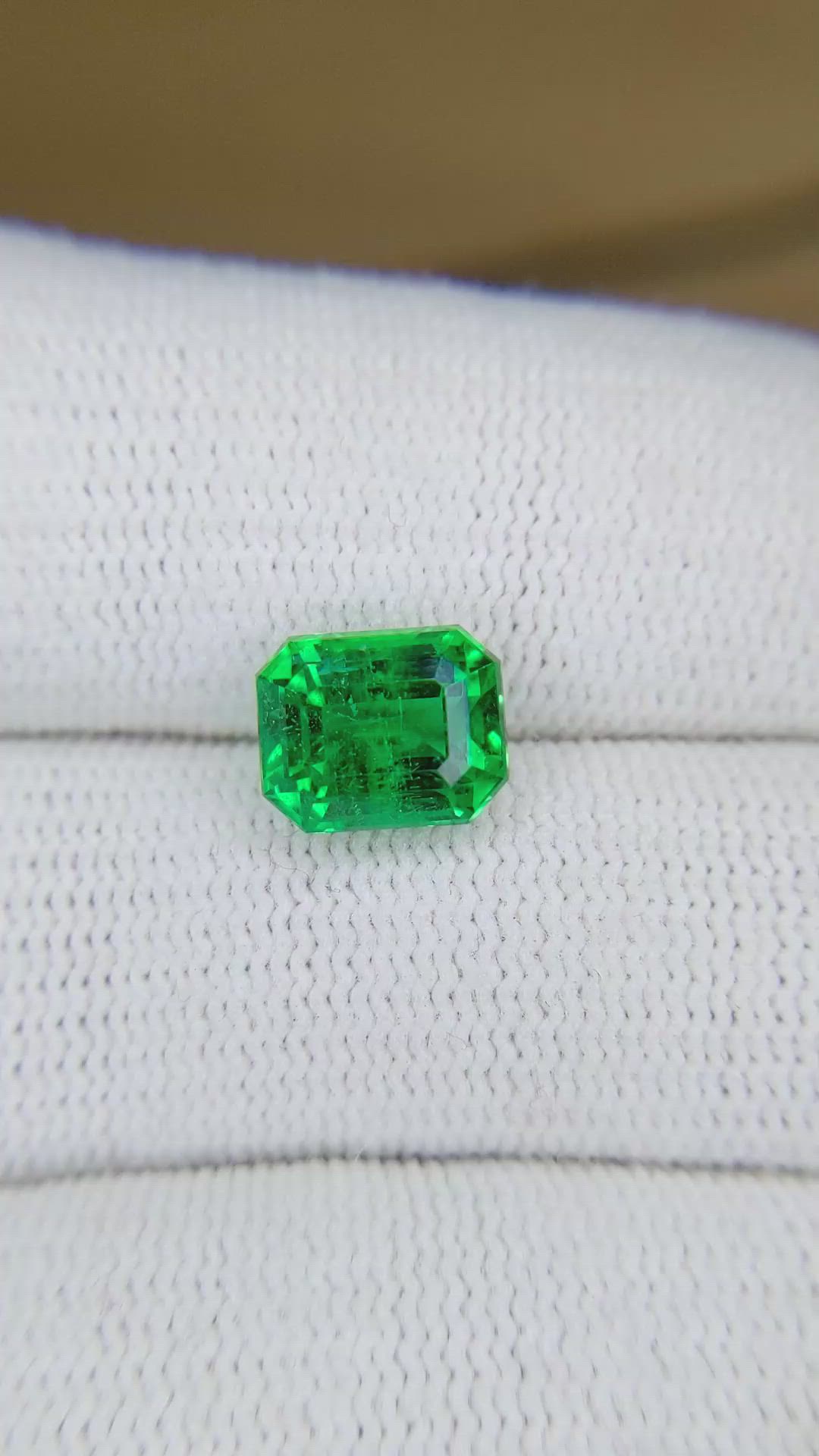 2.83 Ct. Emerald from Zambia Size Video