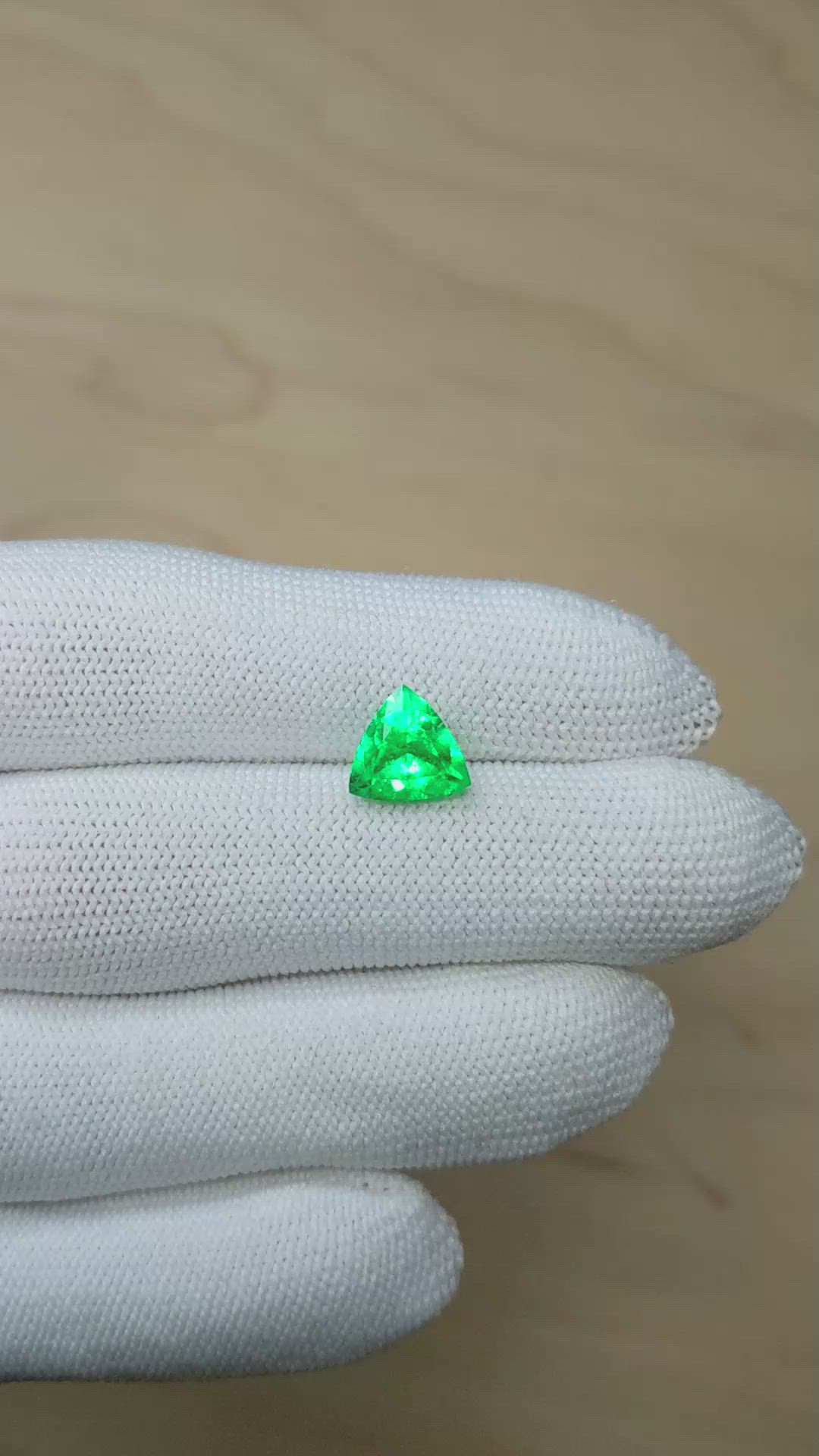 2.21 Ct. Emerald from Colombia Size Video