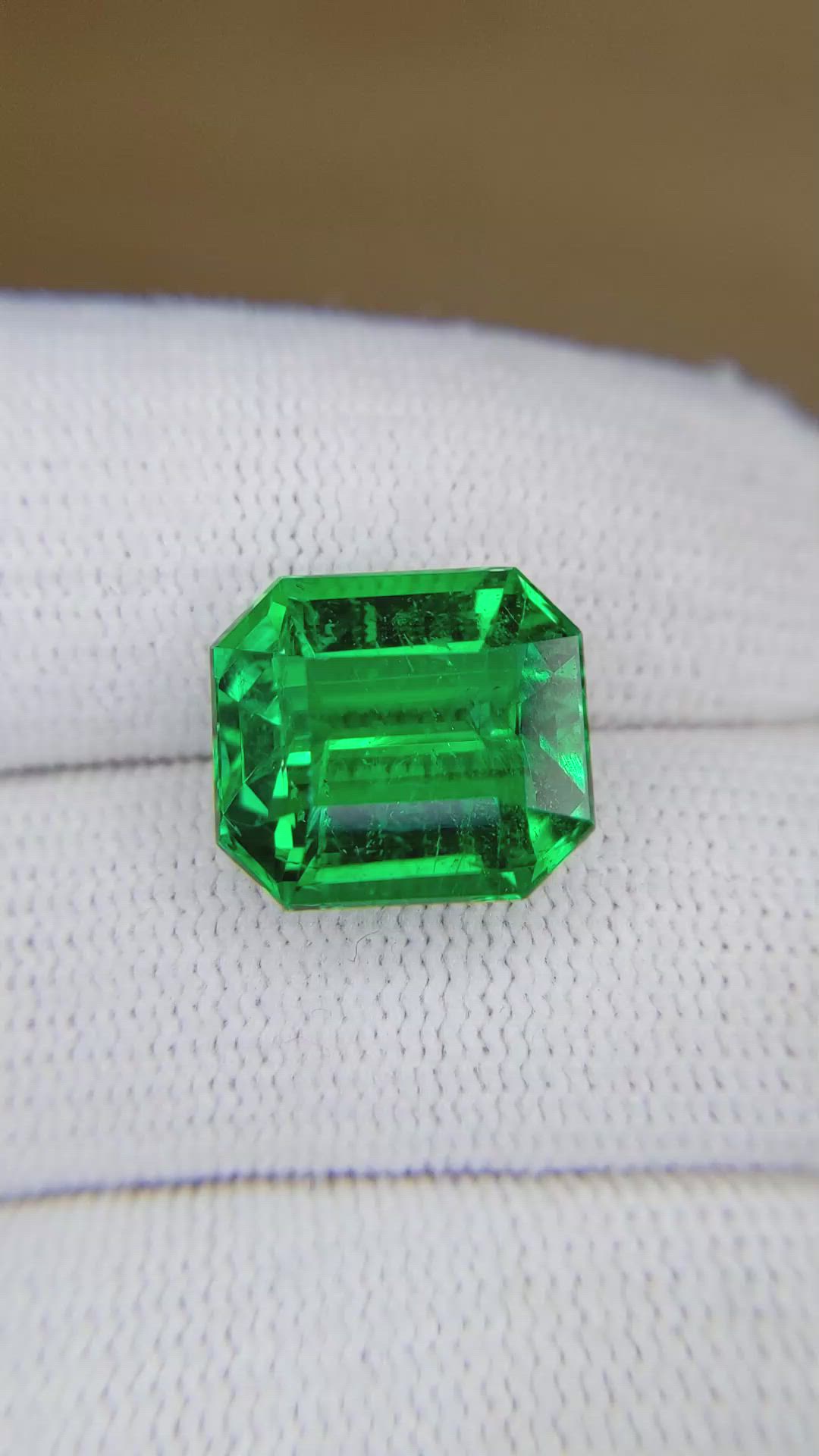 8.58 Ct. Emerald from Zambia Size Video