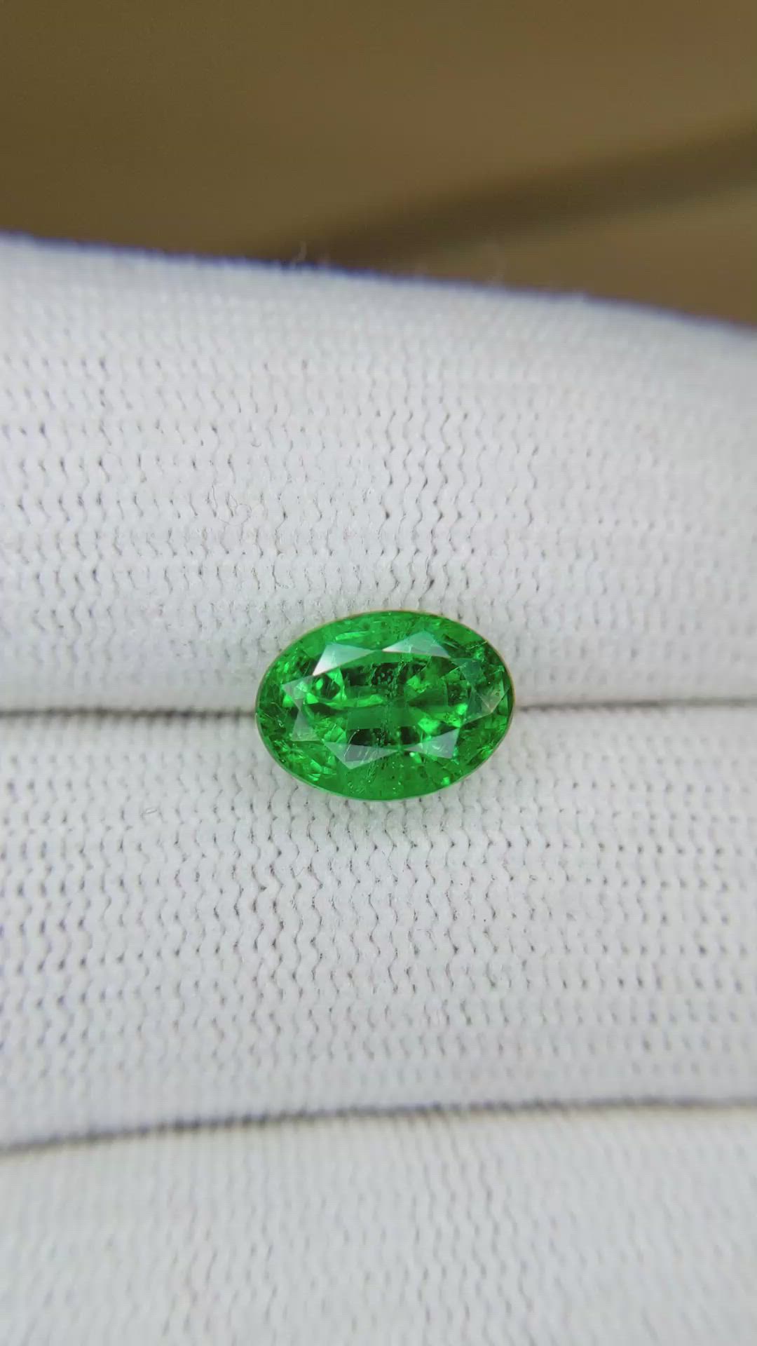 5.49 Ct. Emerald from Zambia Size Video
