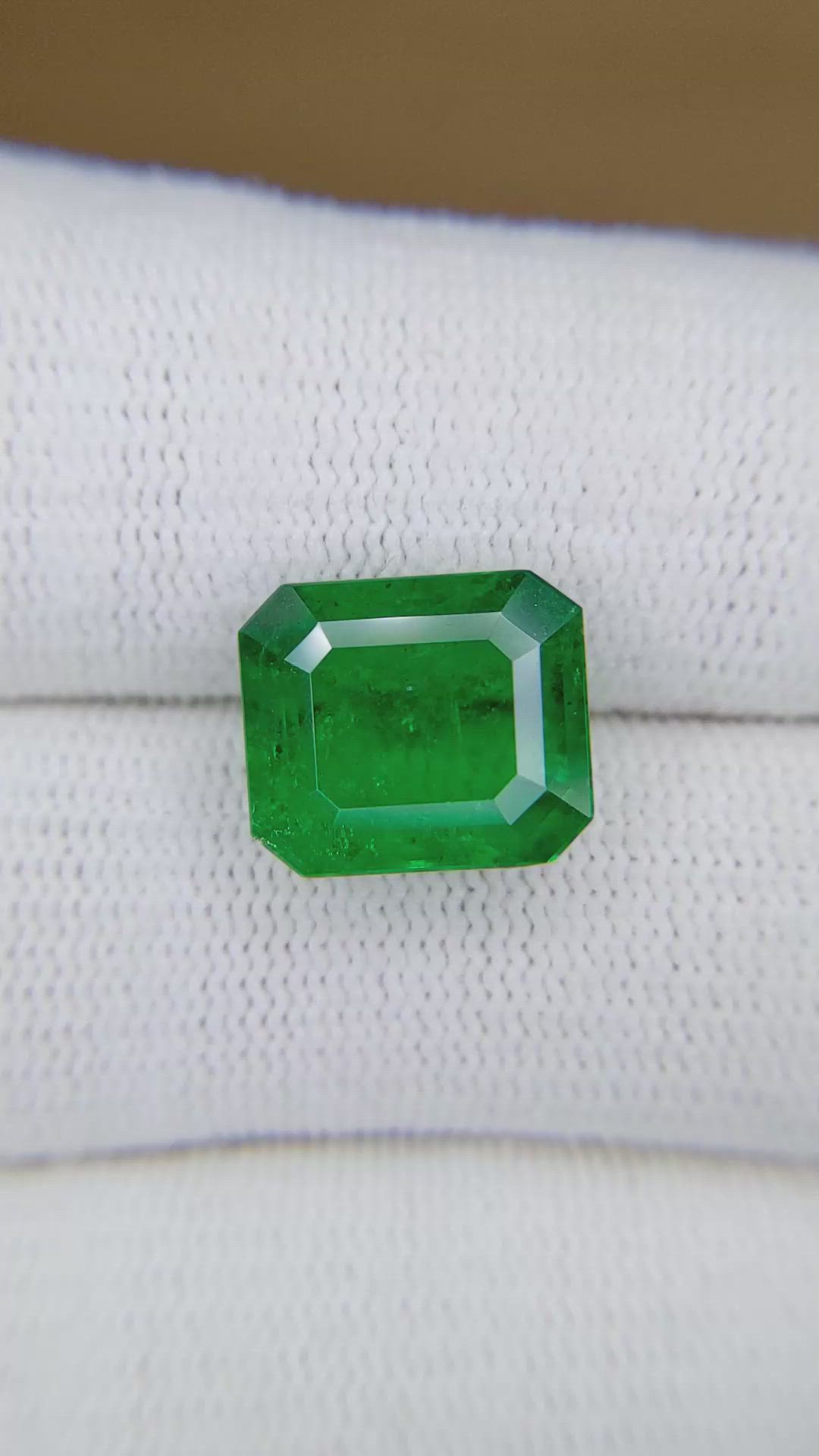 6.50 Ct. Emerald from Colombia Size Video