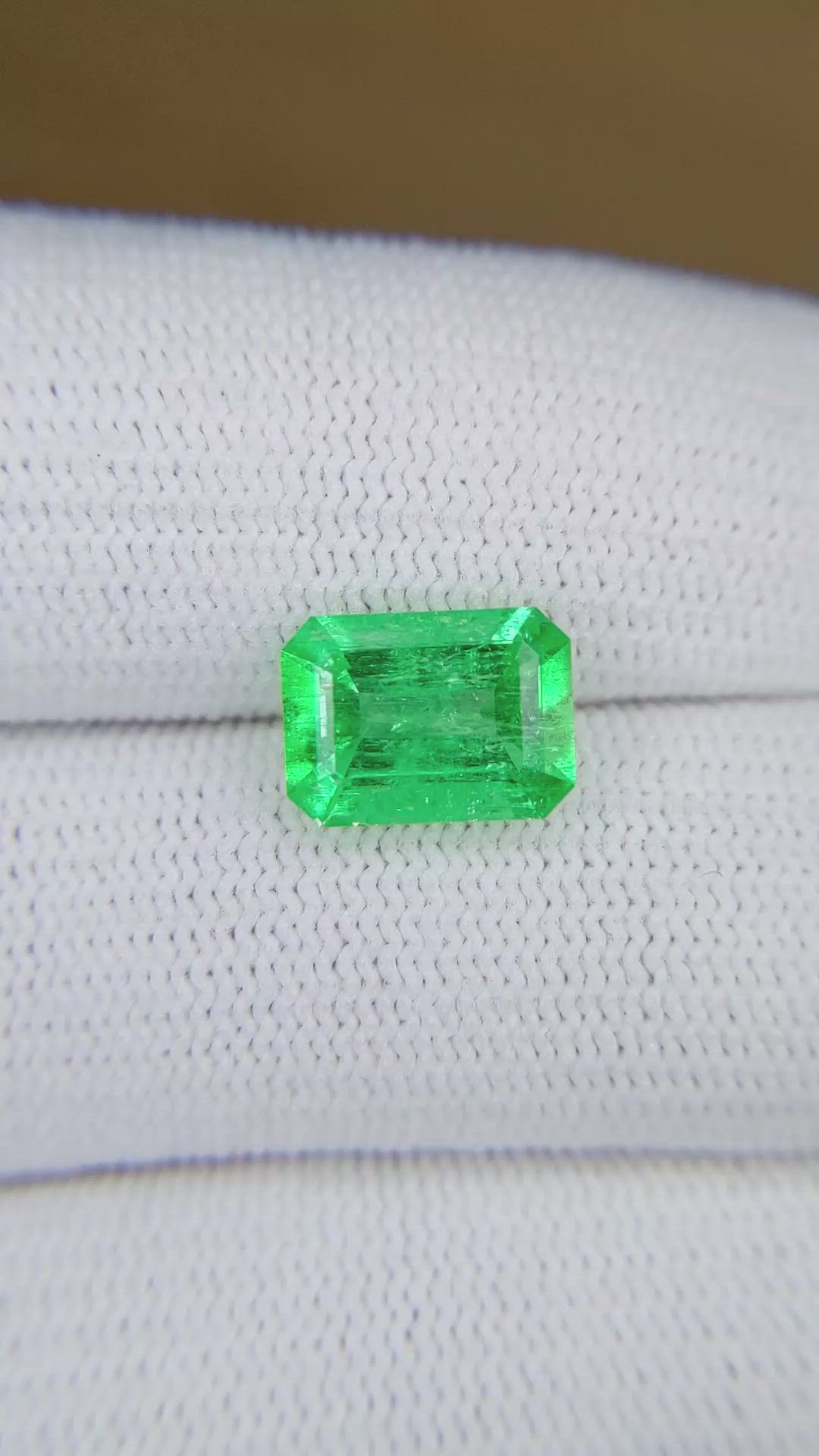 2.47 Ct. Emerald from Colombia Size Video