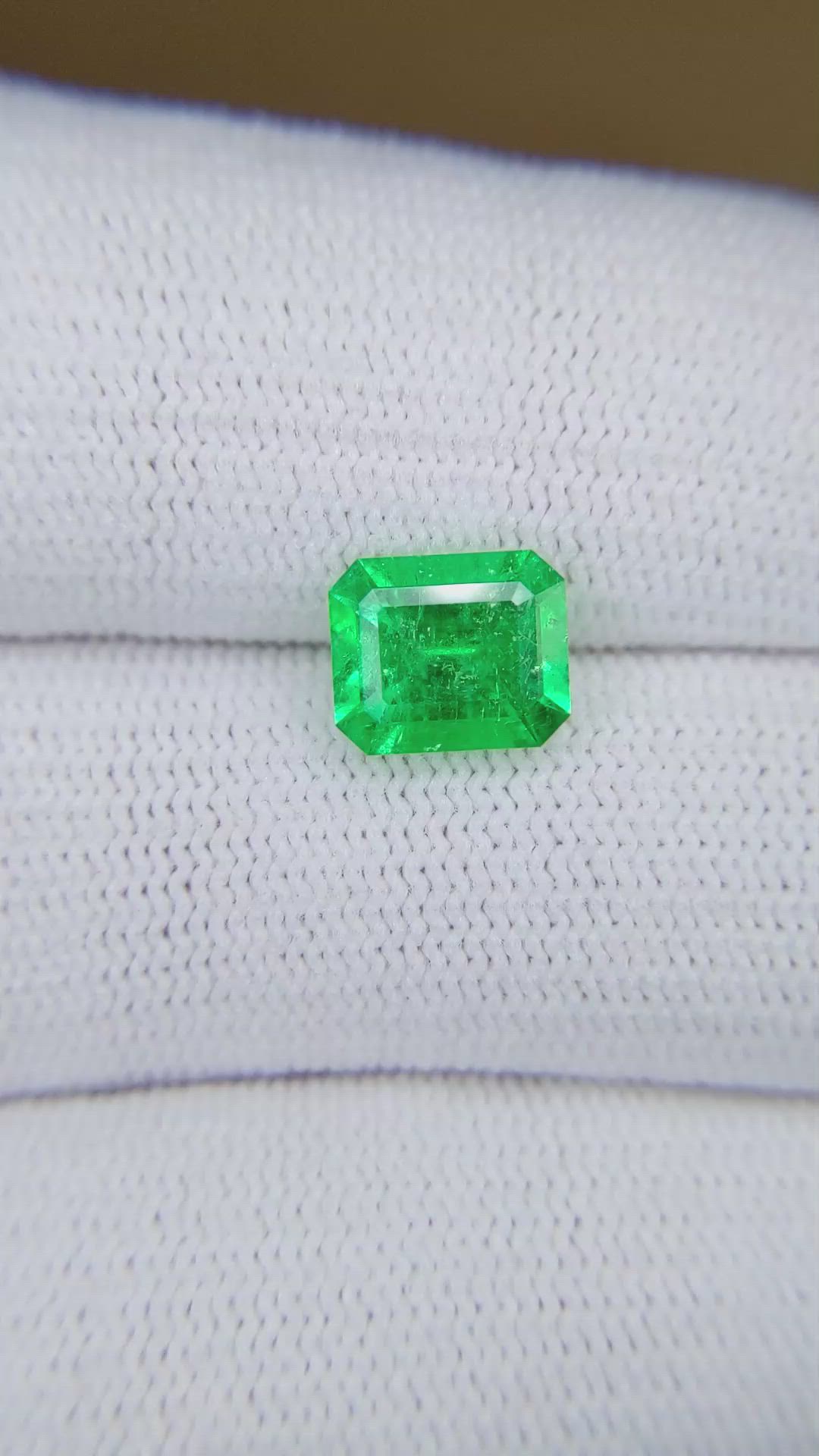 1.75 Ct. Emerald from Colombia Size Video