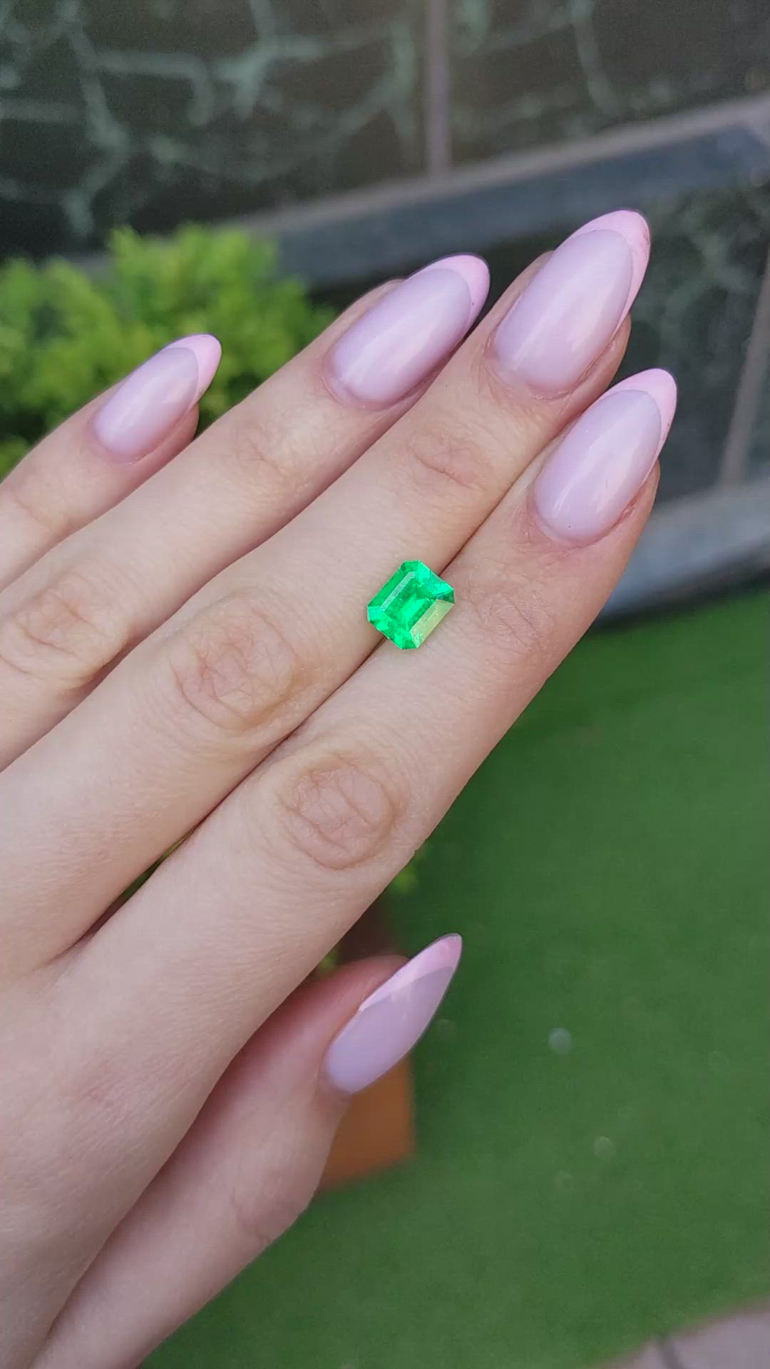 1.75 Ct. Emerald from Colombia Size Video