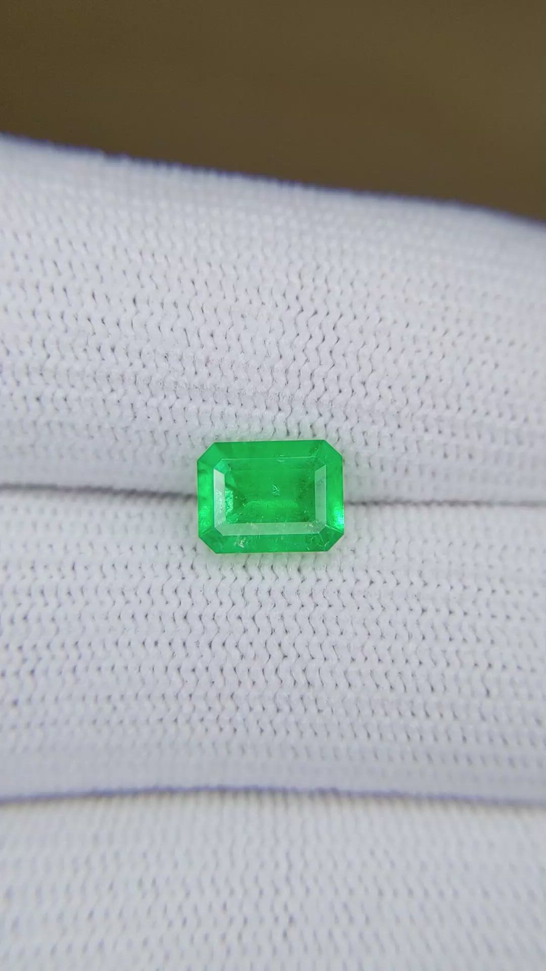 1.32 Ct. Emerald from Colombia Size Video
