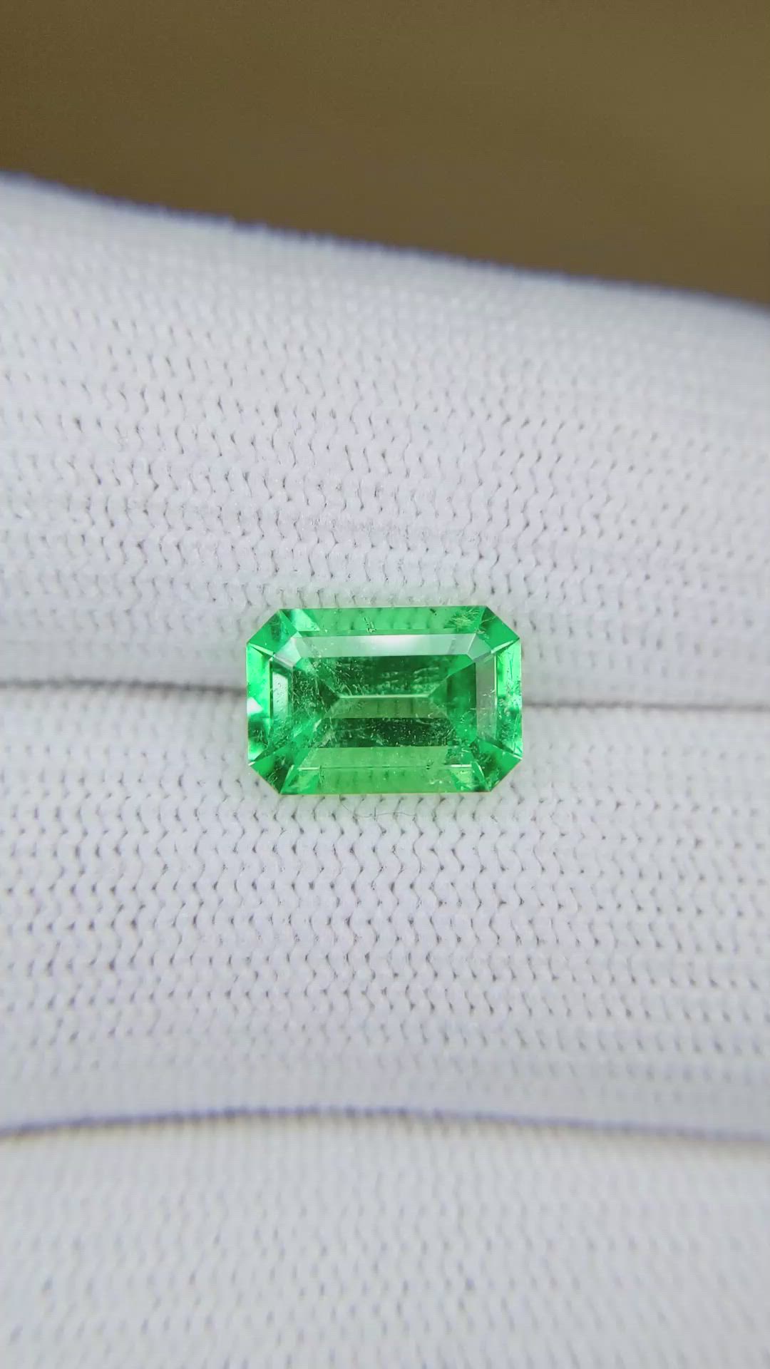 2.48 Ct. Emerald from Colombia Size Video