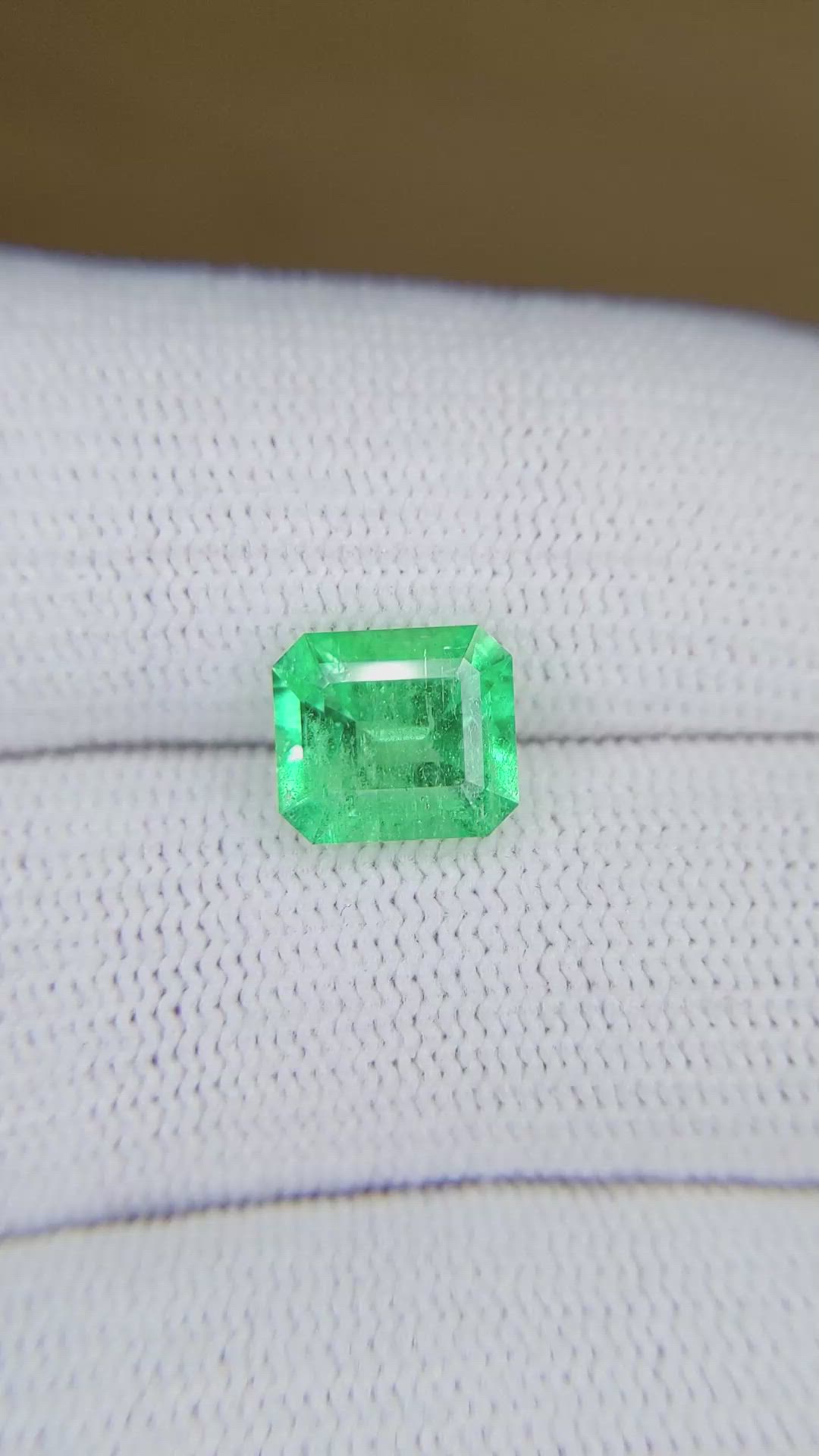 2.15 Ct. Emerald from Colombia Size Video