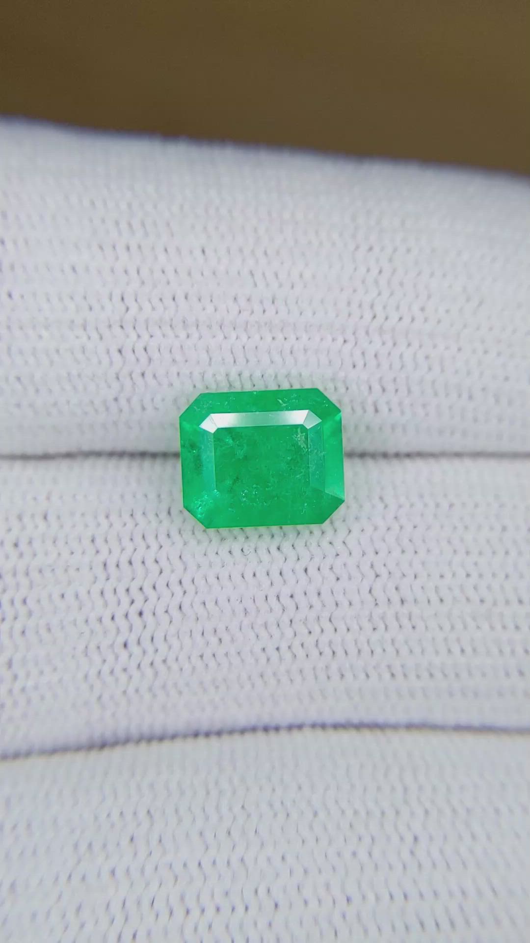 2.25 Ct. Emerald from Colombia Size Video