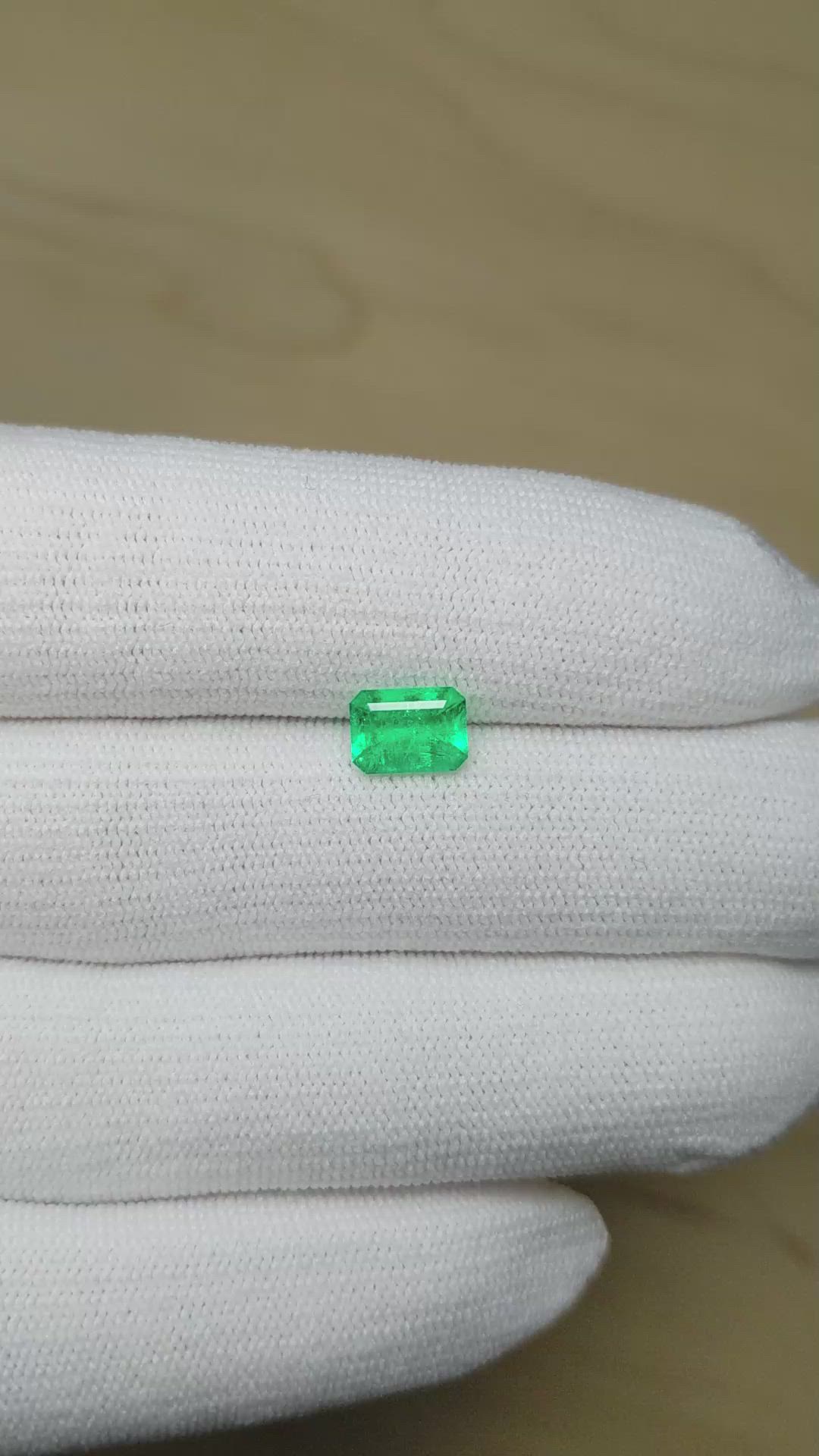 1.05 Ct. Emerald from Colombia Size Video