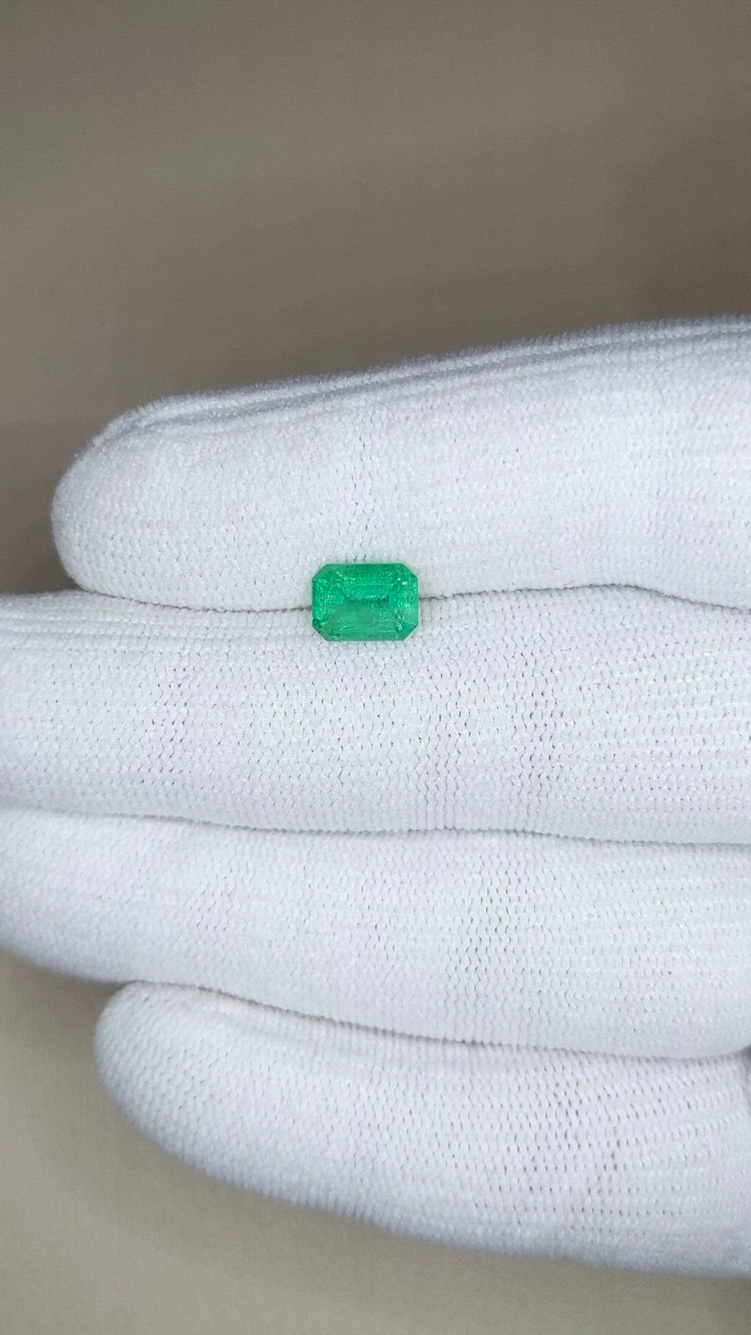 1.33 Ct. Emerald from Brazil Size Video