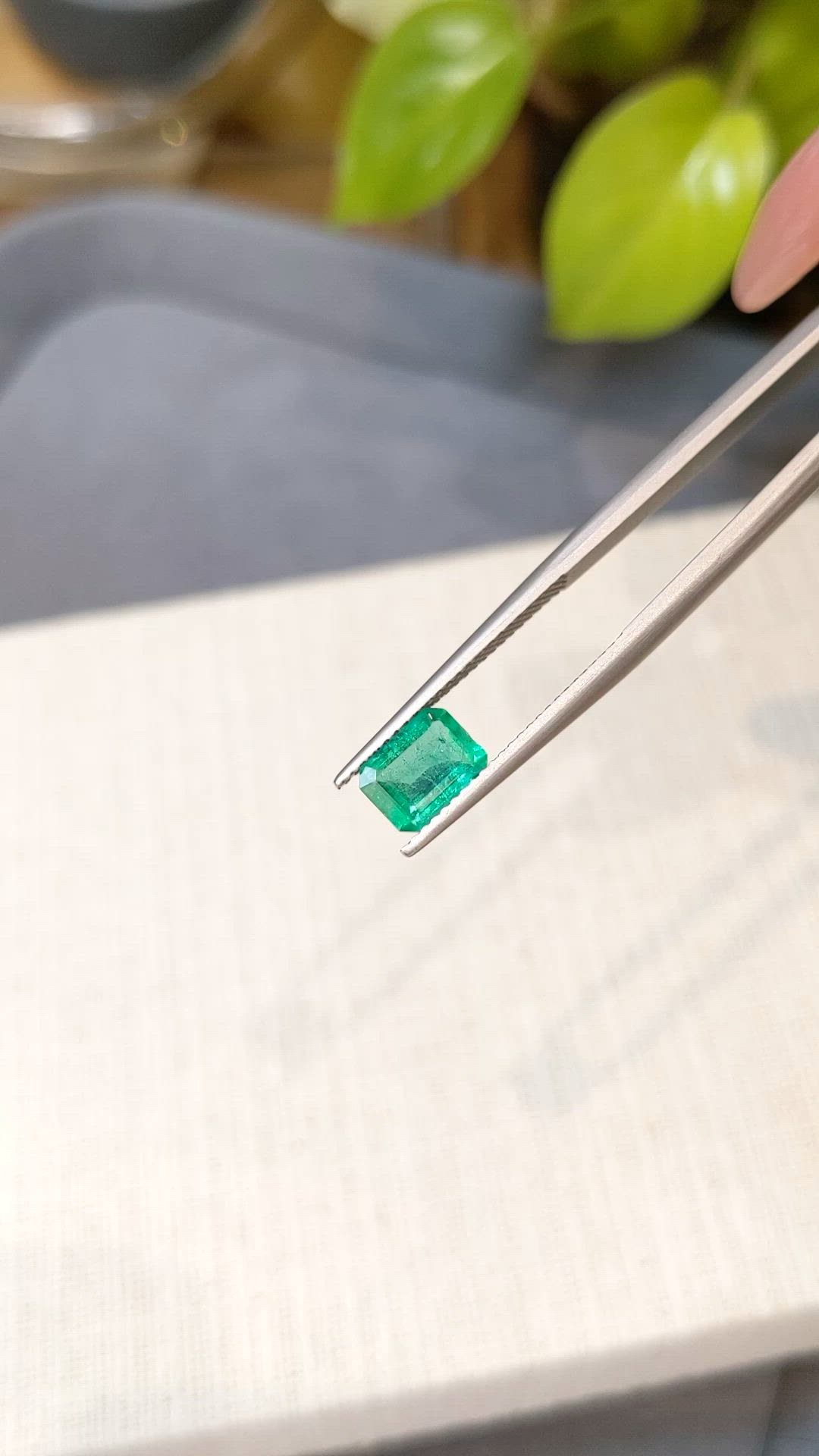 0.92 Ct. Emerald from Zambia Size Video