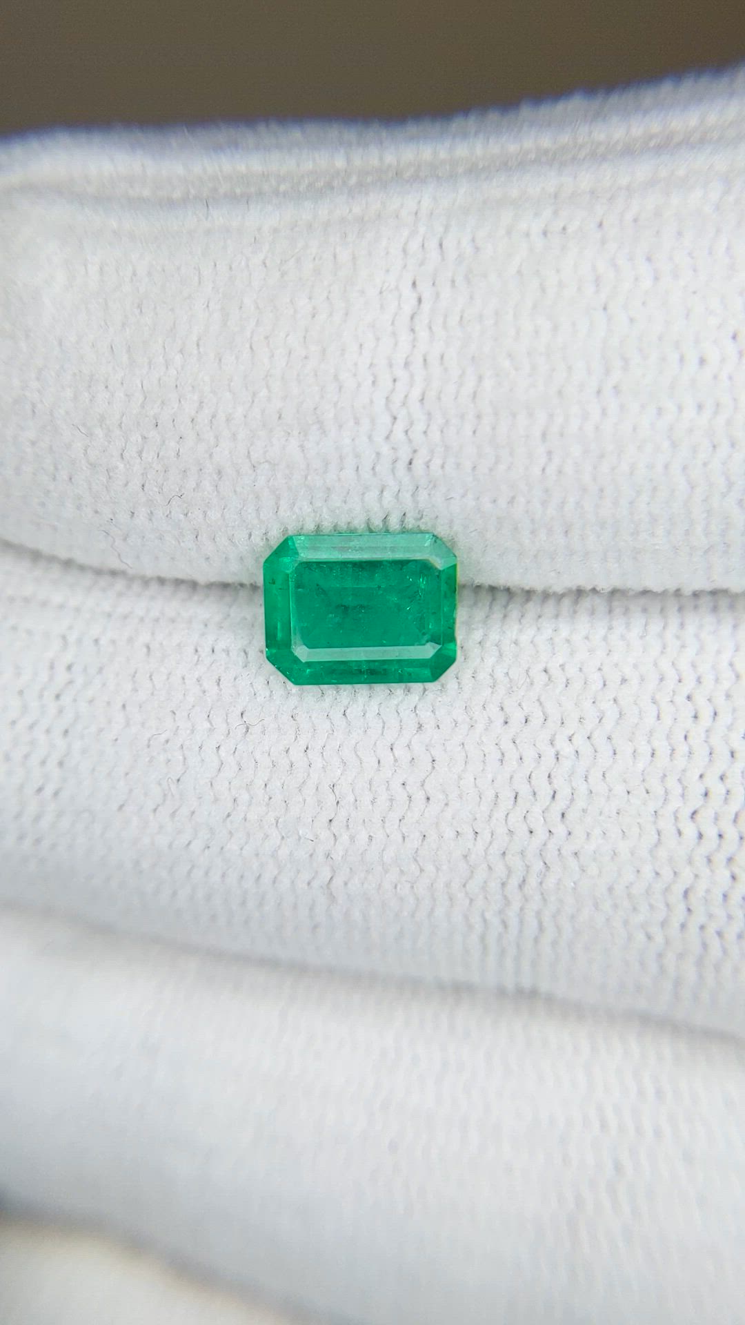0.92 Ct. Emerald from Zambia Size Video