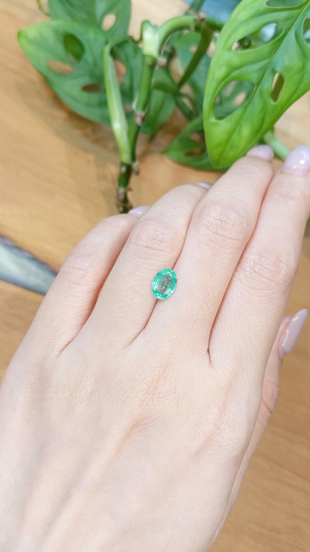 0.98 Ct. Emerald from Nigeria Size Video