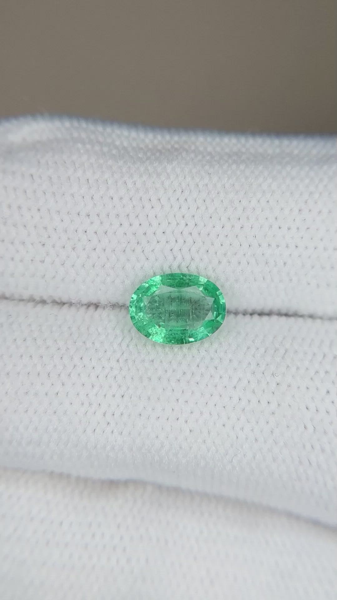 0.98 Ct. Emerald from Nigeria Size Video