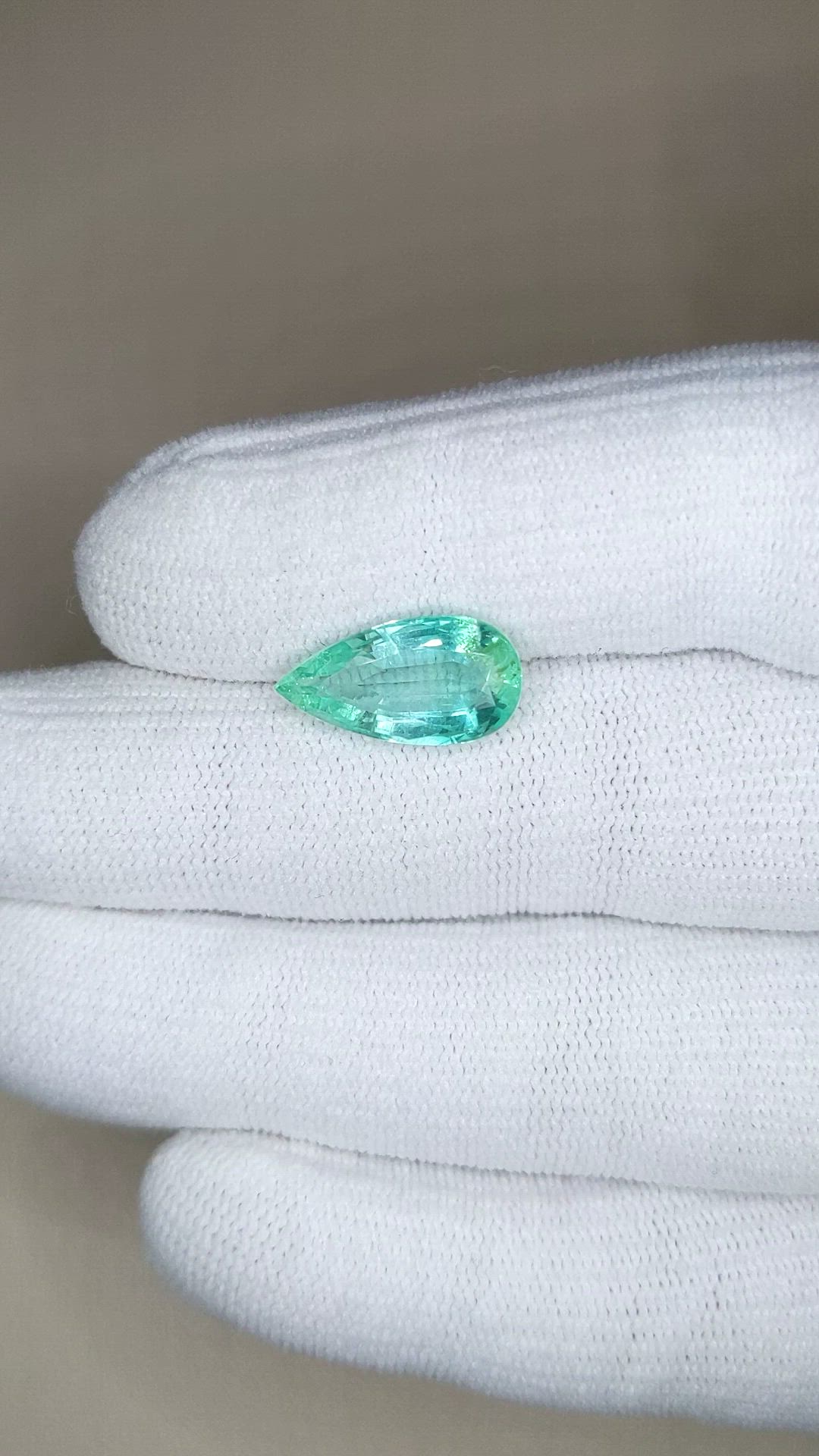 4.13 Ct. Emerald from Nigeria Size Video